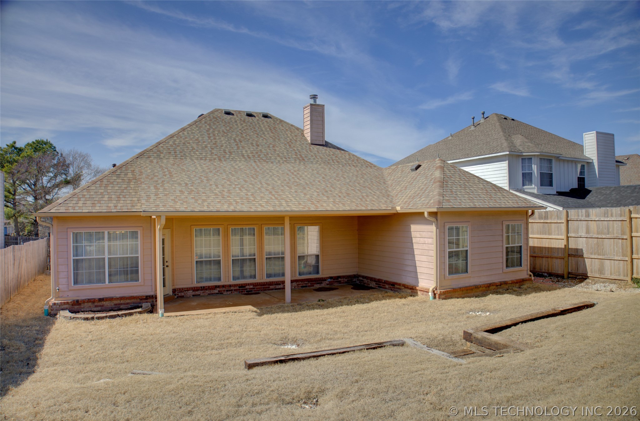 11407 S Locust Avenue Property Photo 38