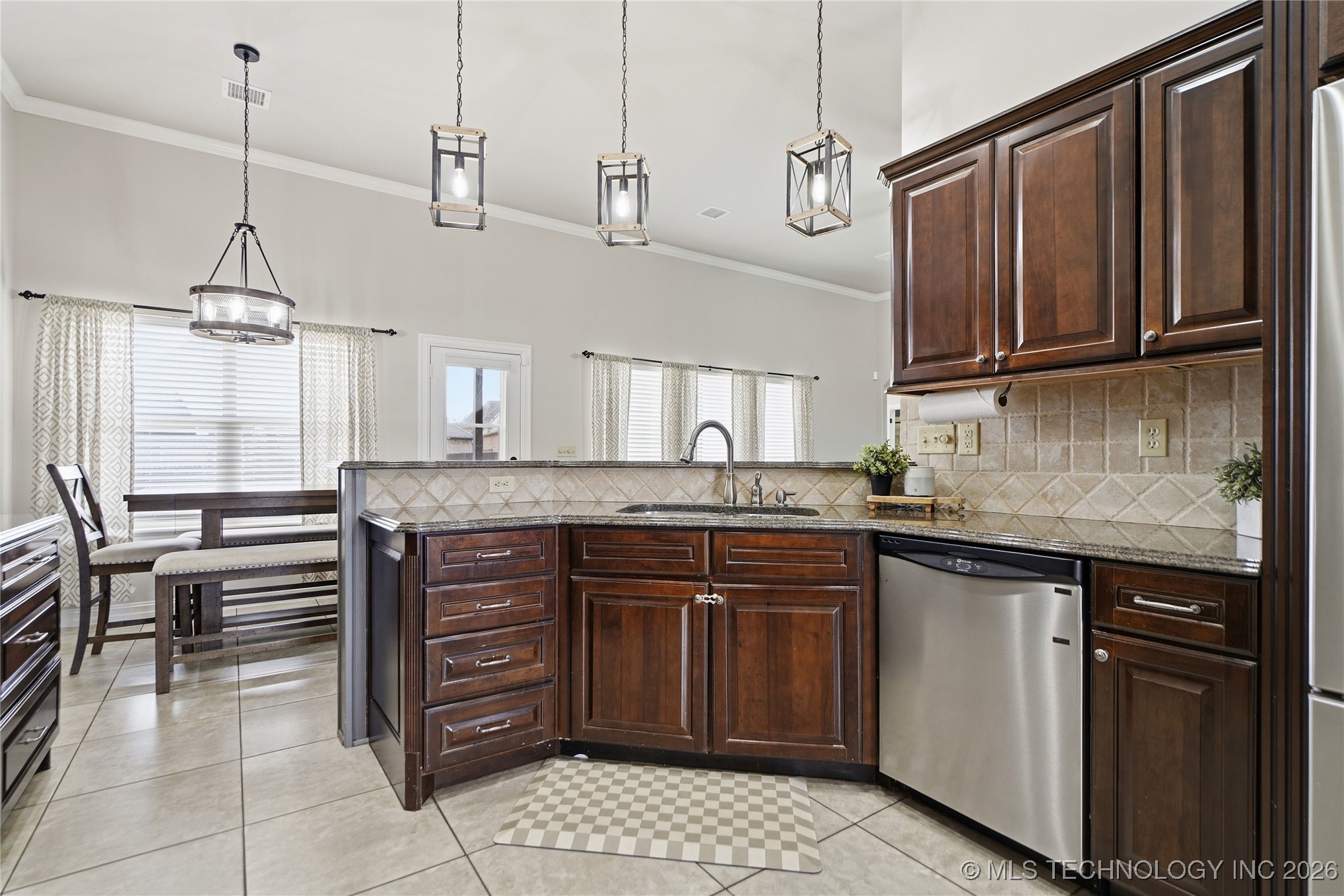 2512 E 138th Court S Property Photo 21