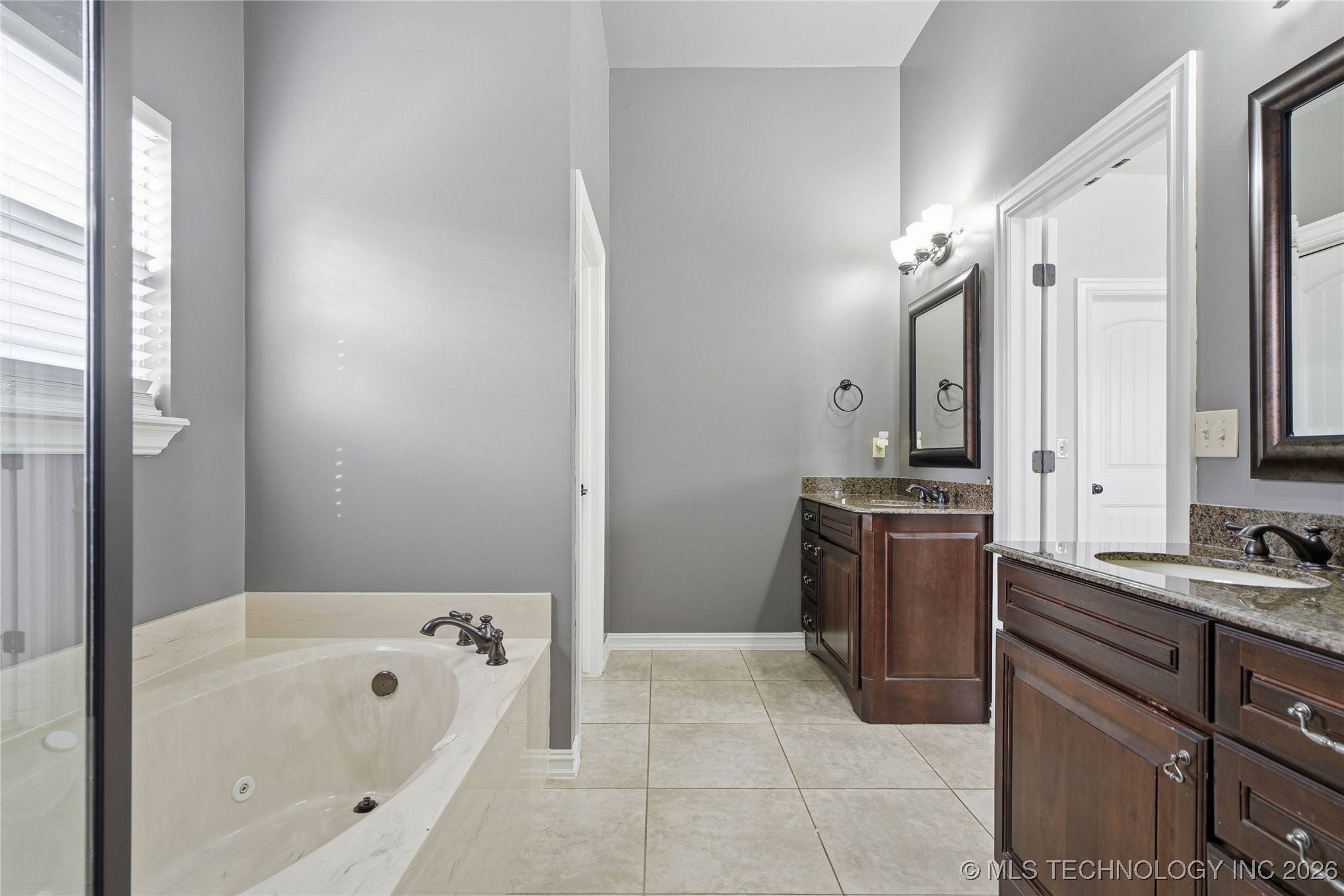 2512 E 138th Court S Property Photo 29