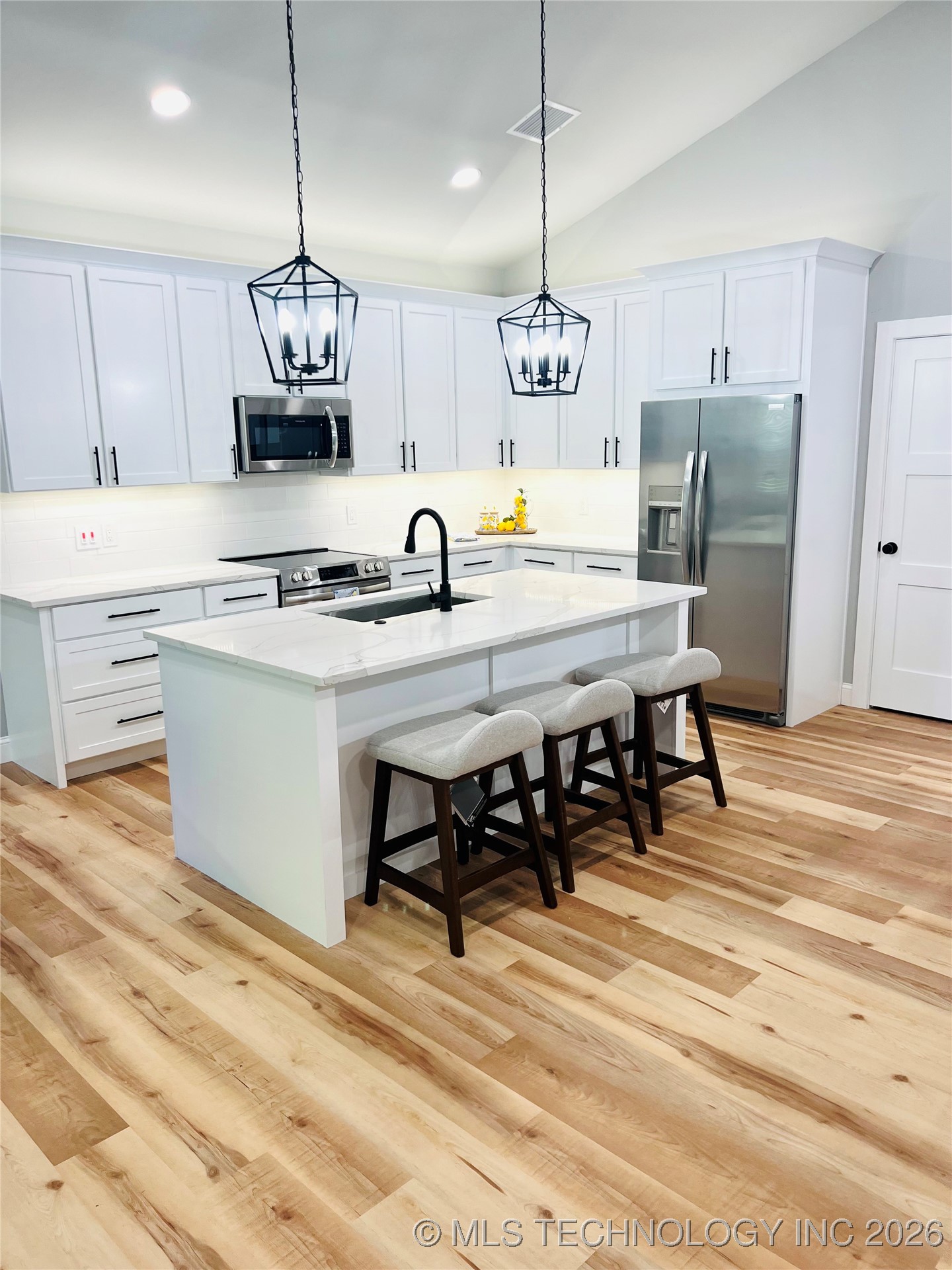 31 Circle Drive Property Photo 7