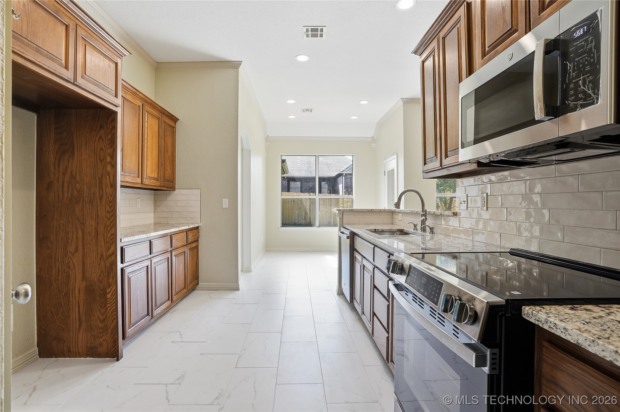 4526 E 141st Place S Property Photo 17