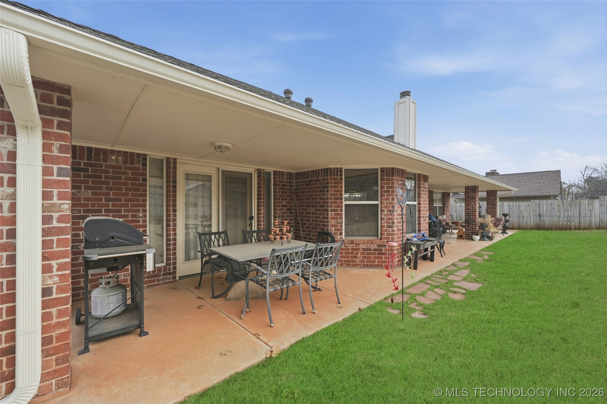 10513 Admiral Drive Property Photo 3