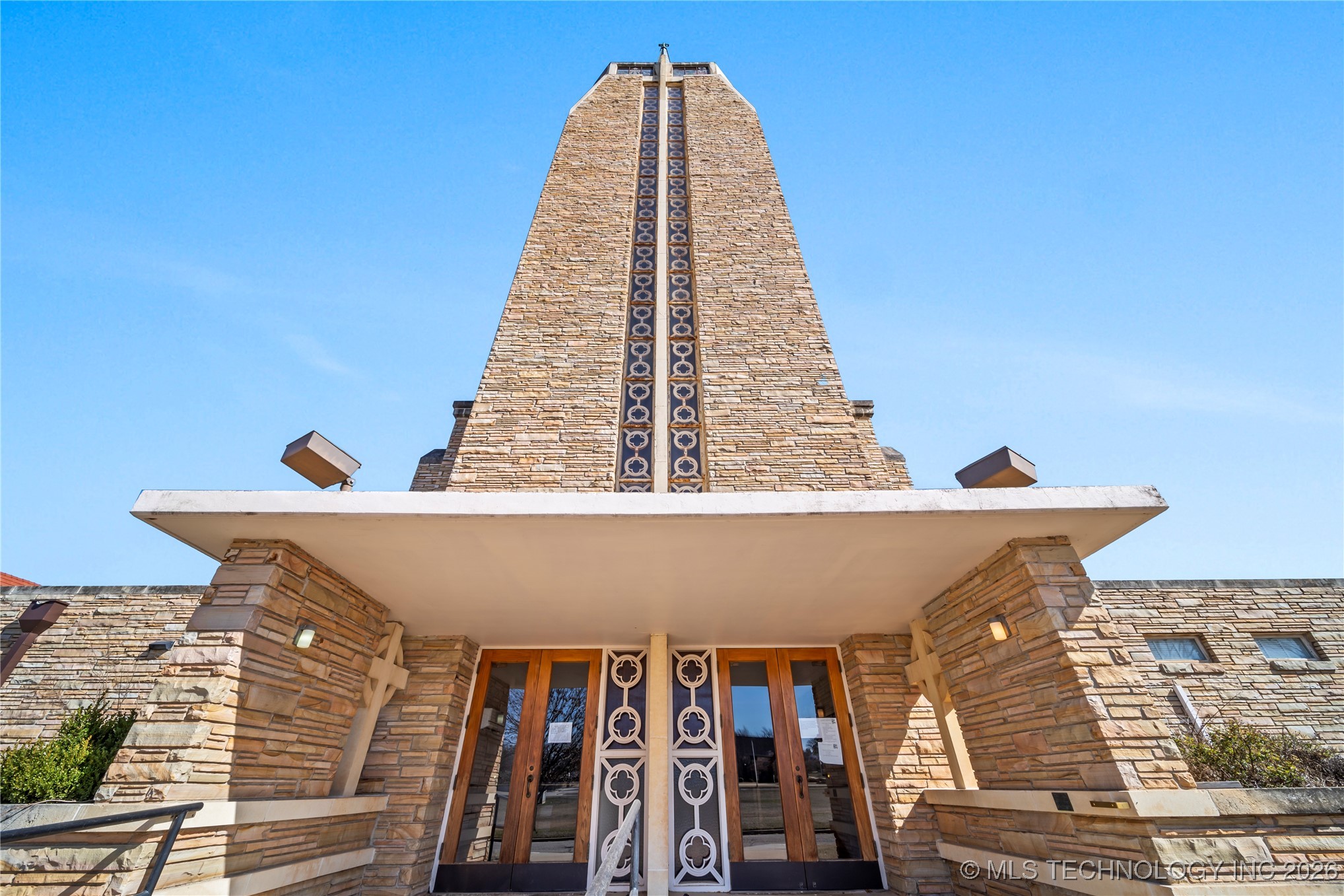 1505 E Grand Avenue Property Photo 7