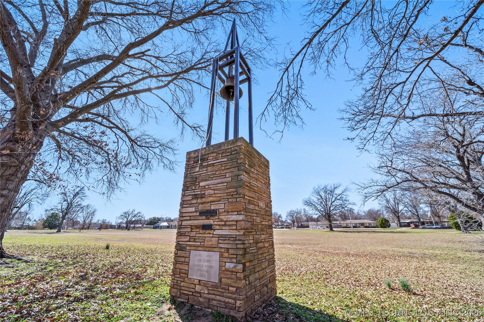 1505 E Grand Avenue Property Photo 9