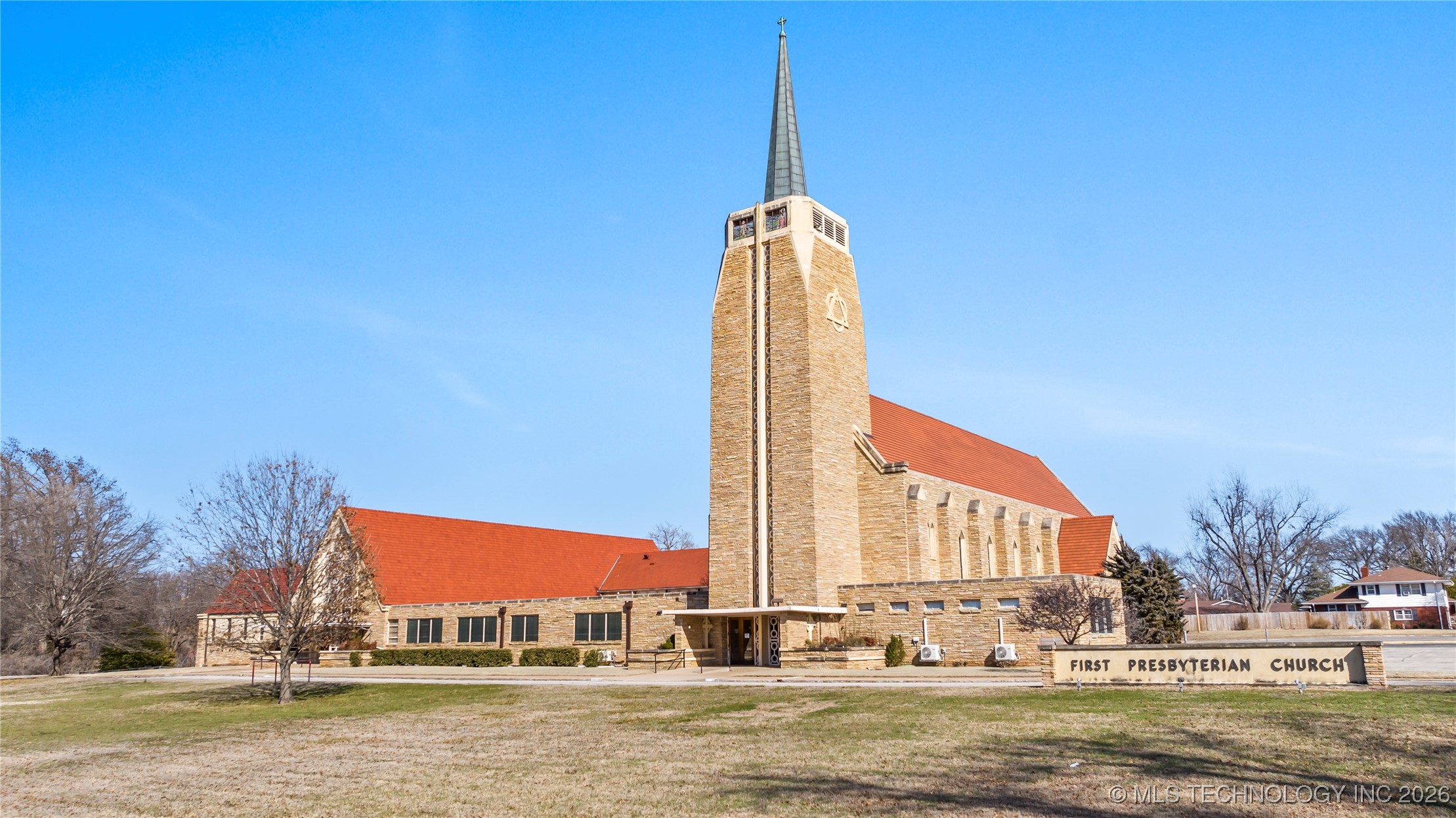 1505 E Grand Avenue Property Photo 12