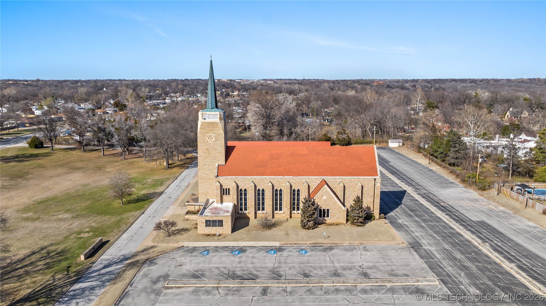 1505 E Grand Avenue Property Photo 13