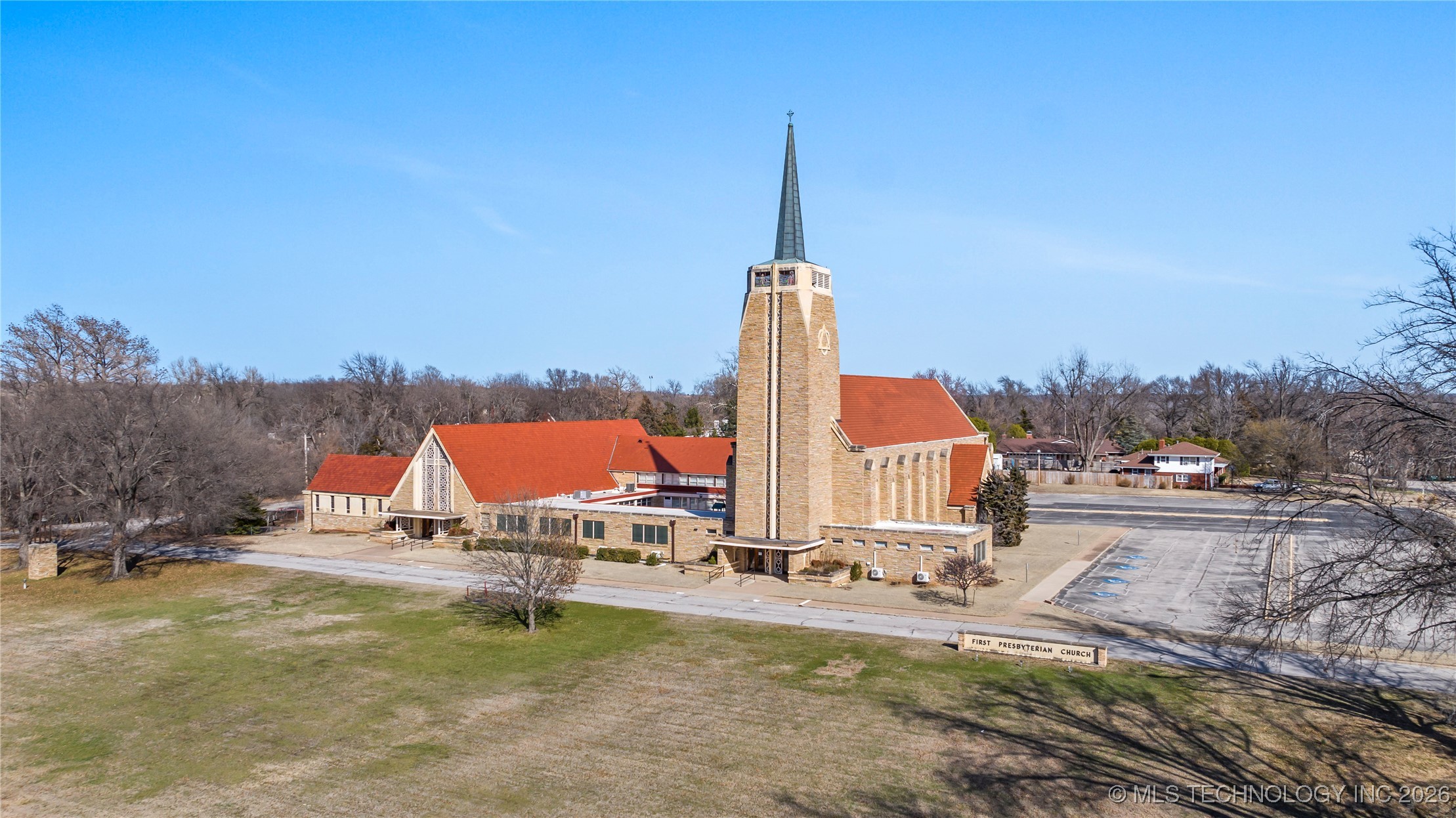 1505 E Grand Avenue Property Photo 14