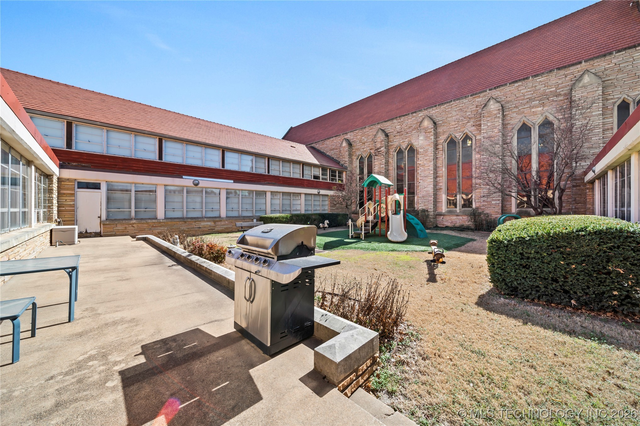 1505 E Grand Avenue Property Photo 38