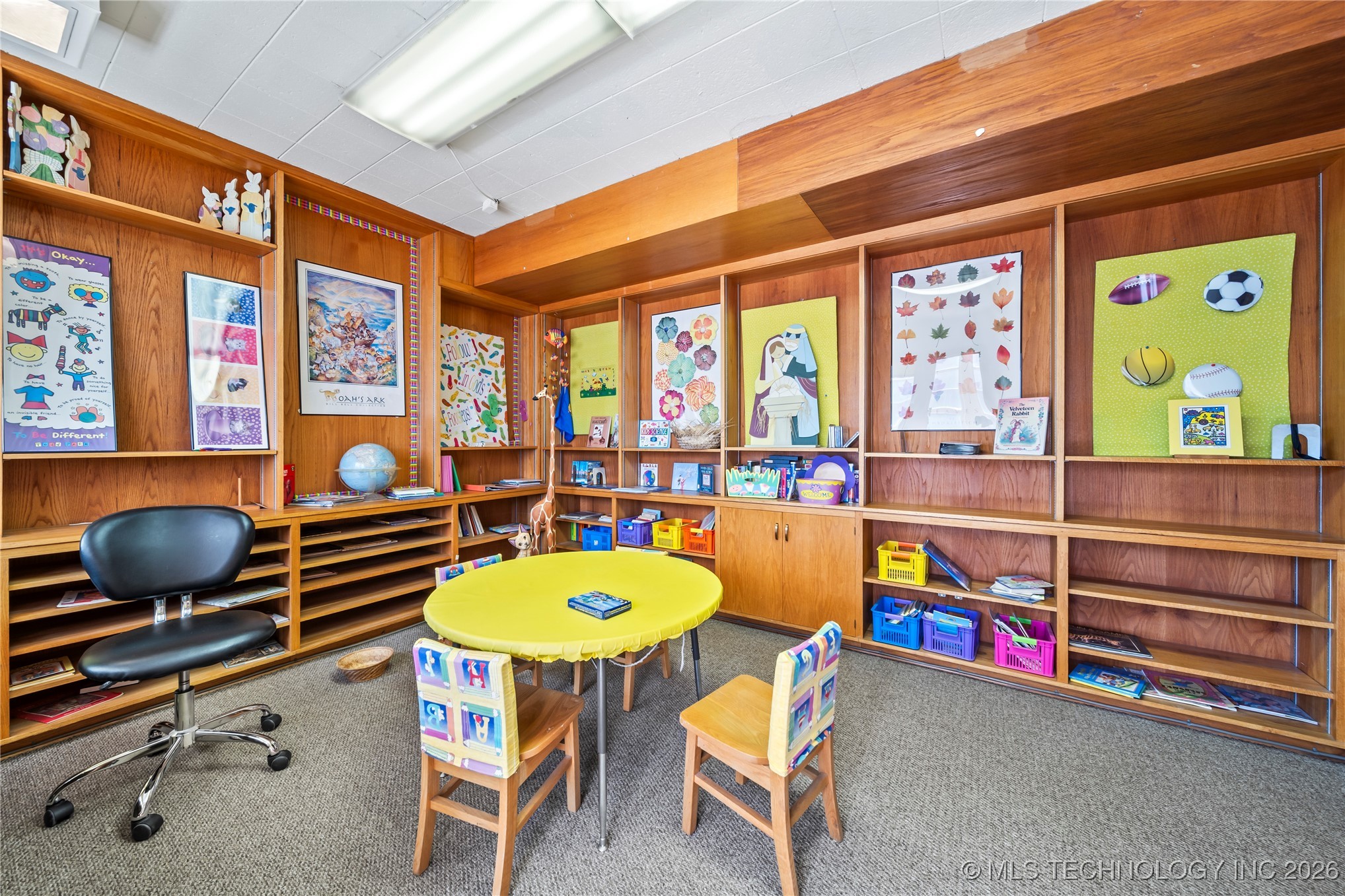 1505 E Grand Avenue Property Photo 40