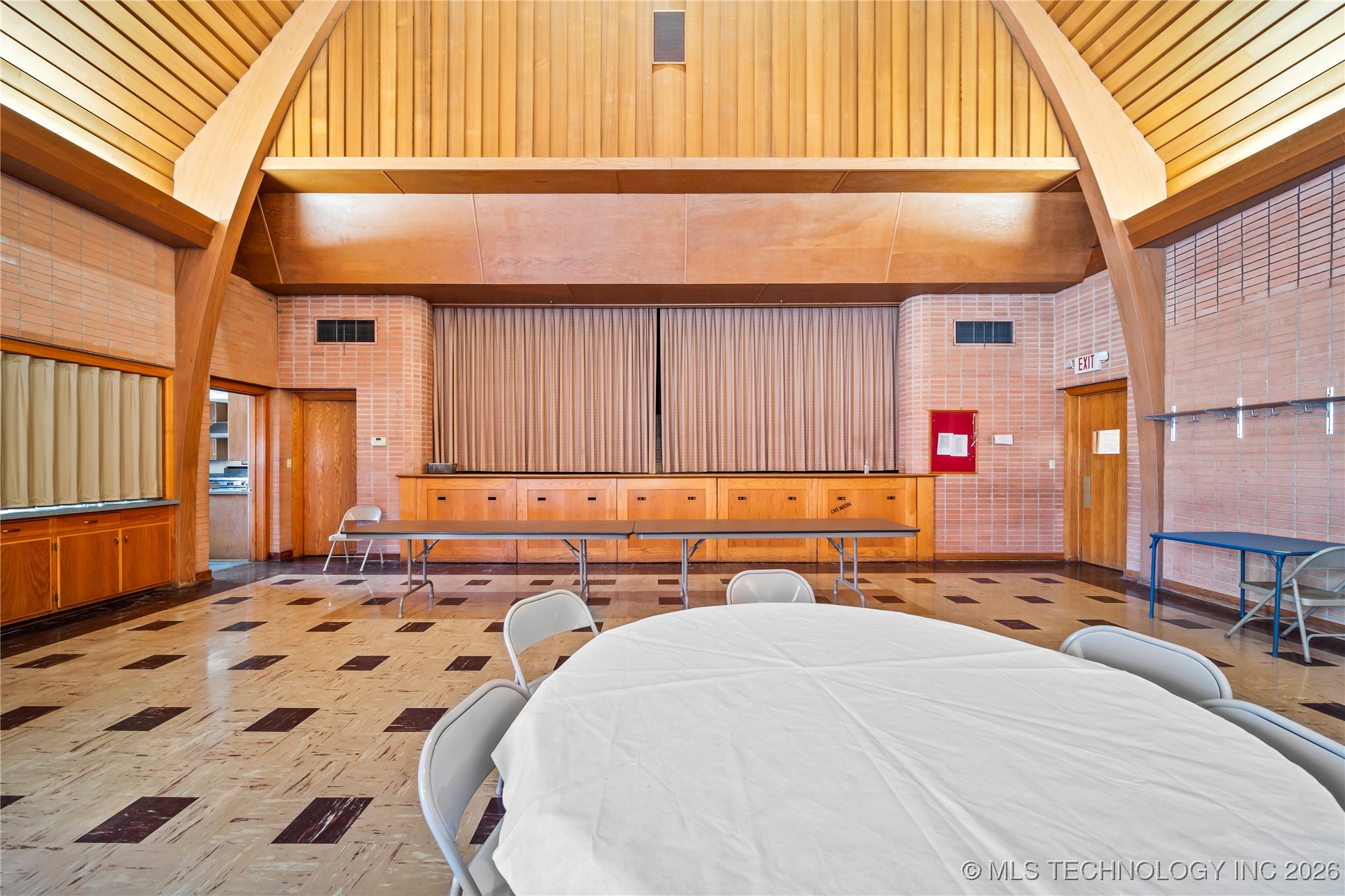 1505 E Grand Avenue Property Photo 45