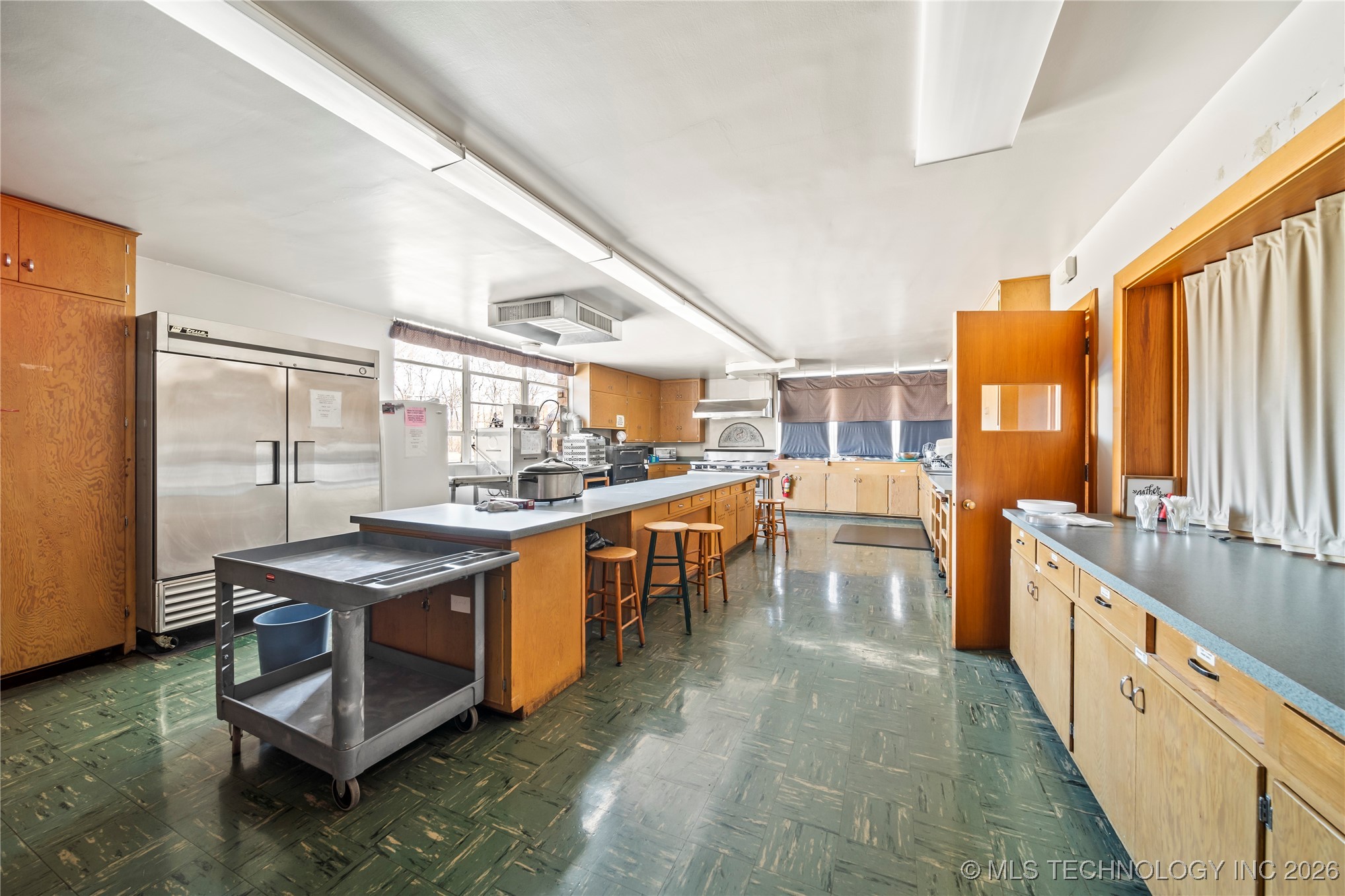 1505 E Grand Avenue Property Photo 46