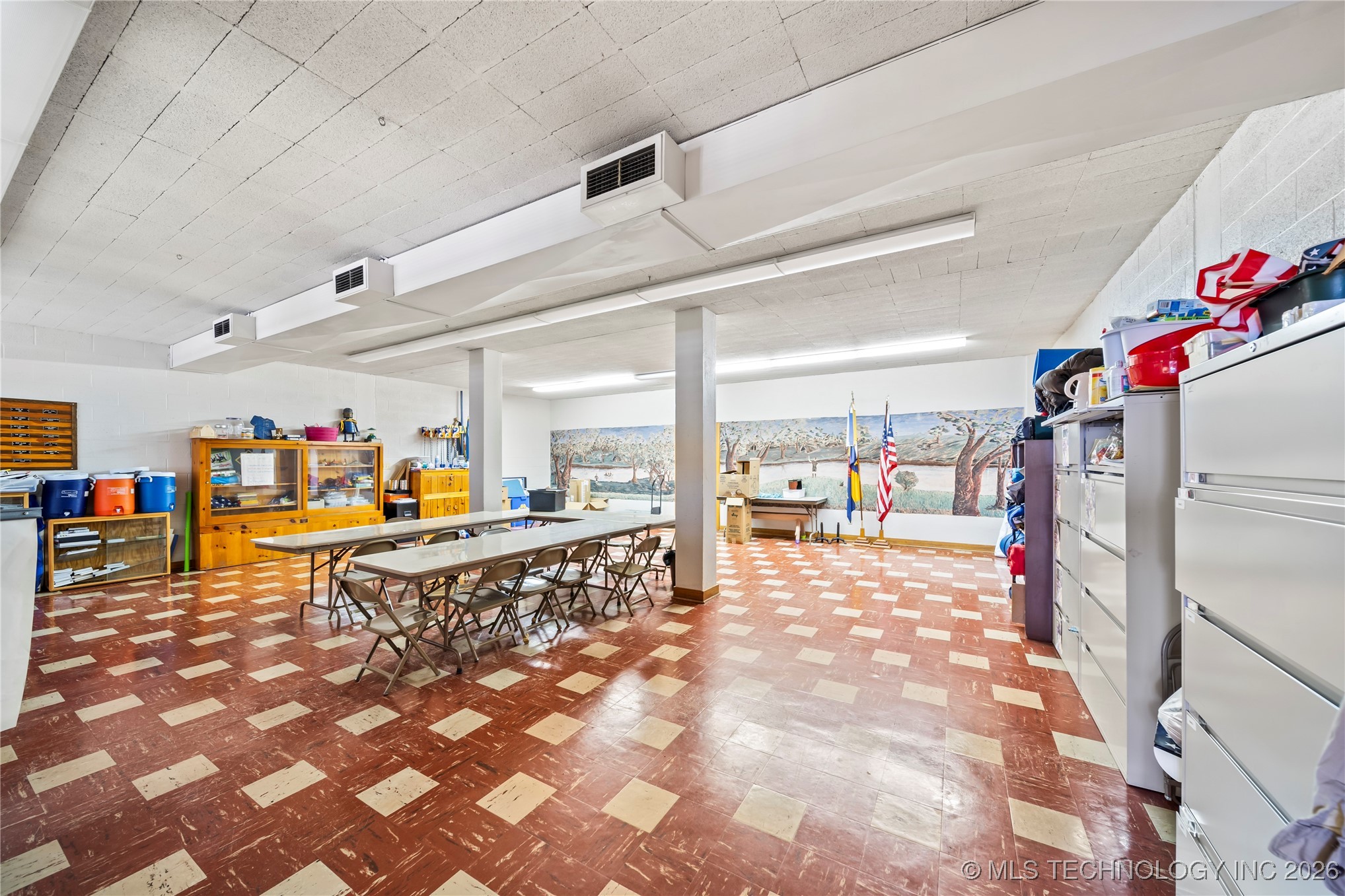 1505 E Grand Avenue Property Photo 53