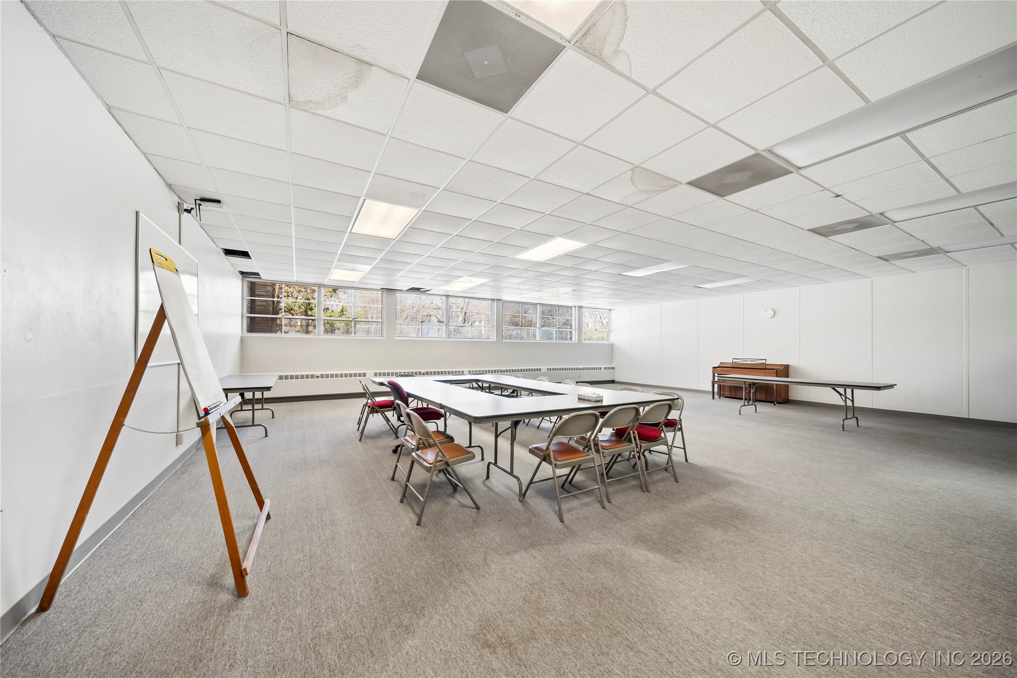 1505 E Grand Avenue Property Photo 54