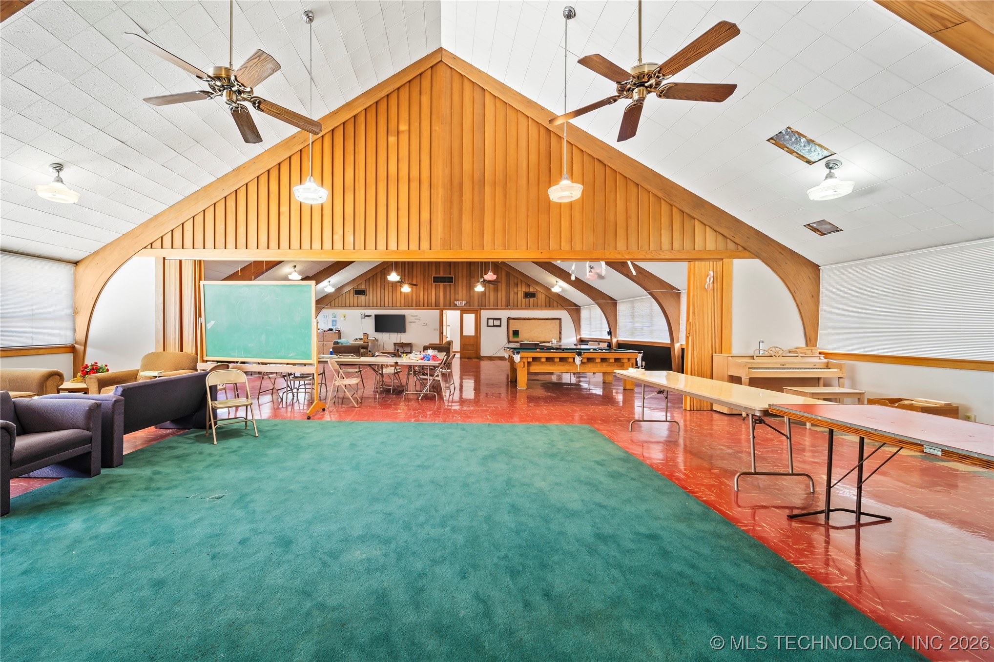 1505 E Grand Avenue Property Photo 57