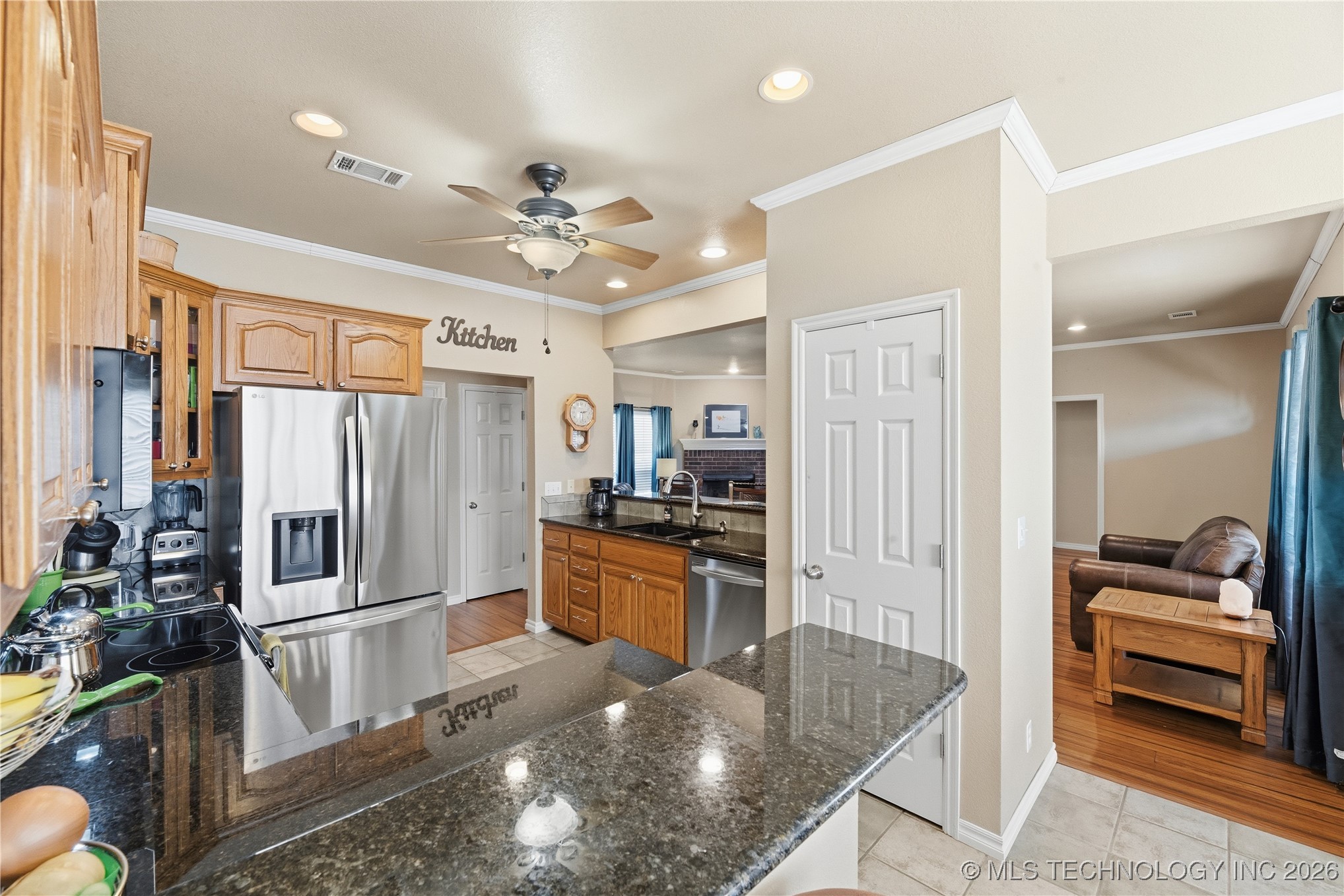 18435 N Jamestown Avenue Property Photo 6