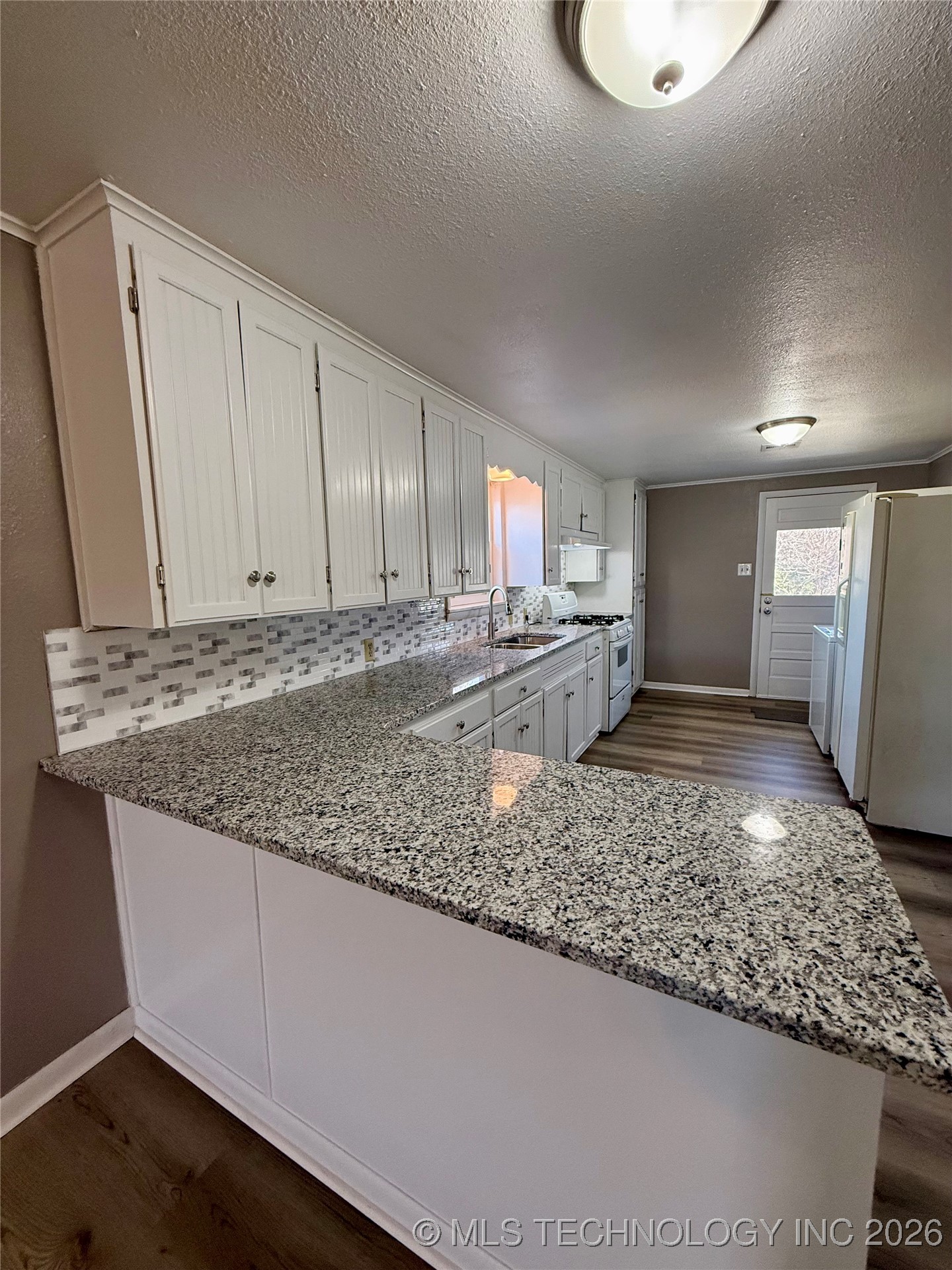 204 N Garrison Avenue Property Photo 11