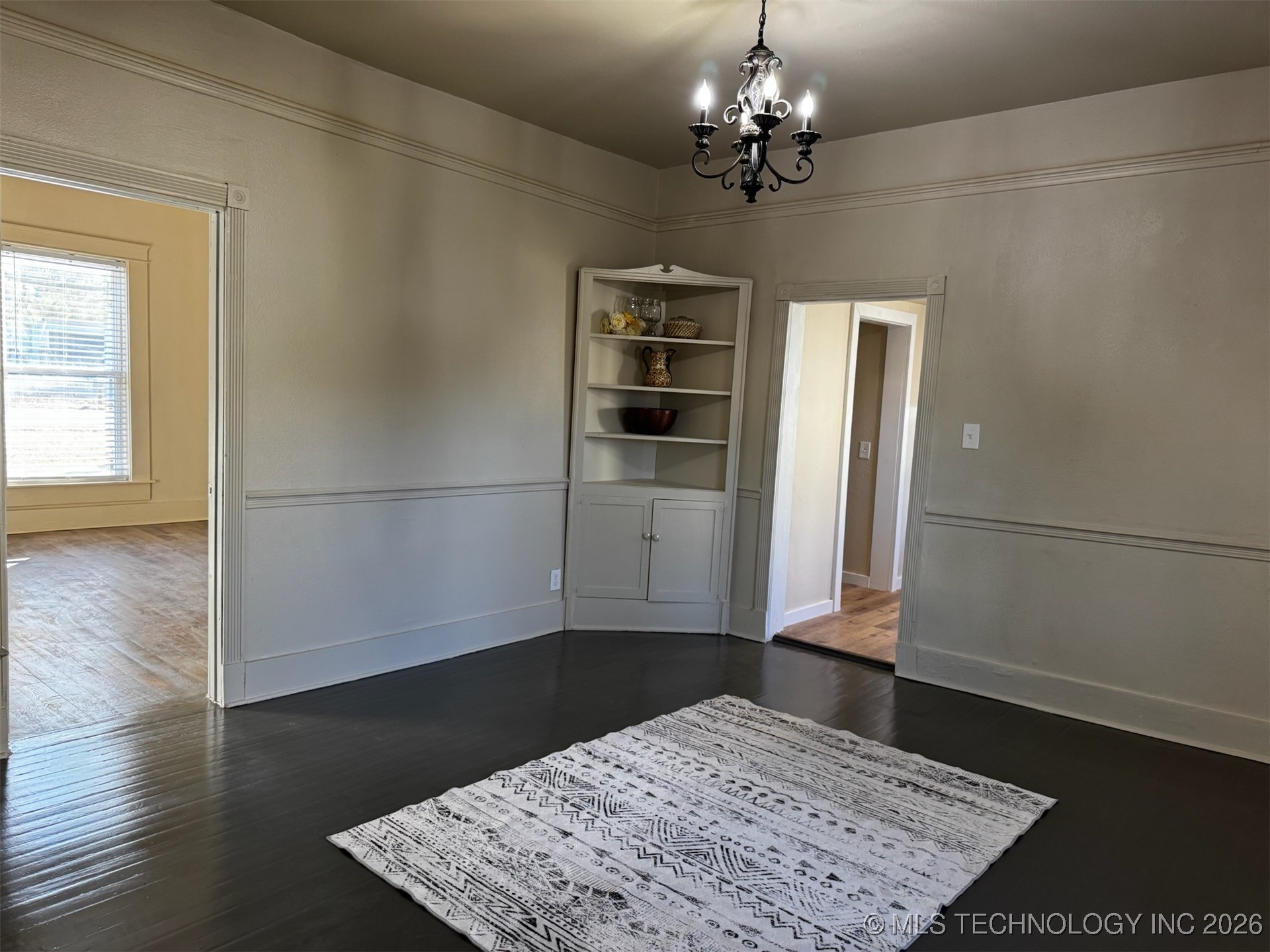 712 S Mcquarrie Avenue Property Photo 5