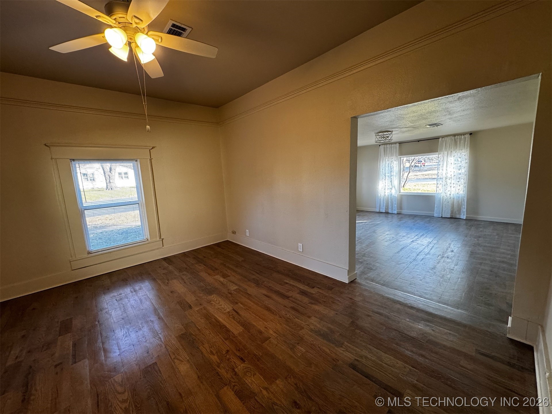 712 S Mcquarrie Avenue Property Photo 9