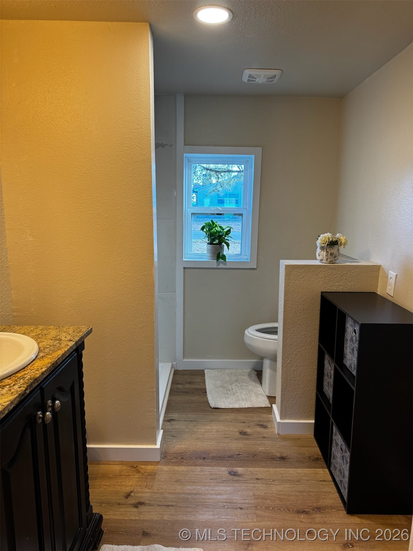 712 S Mcquarrie Avenue Property Photo 13