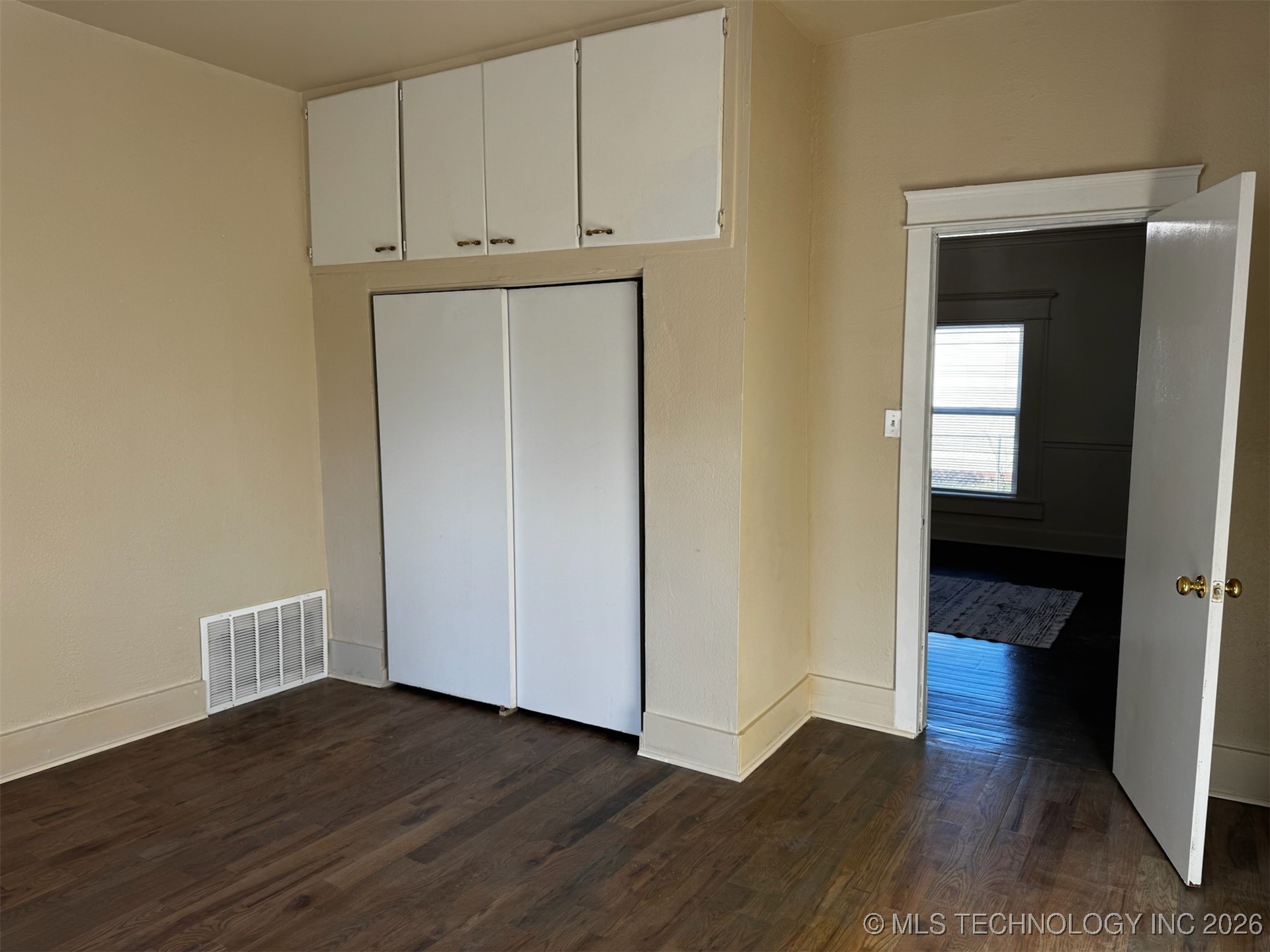 712 S Mcquarrie Avenue Property Photo 18