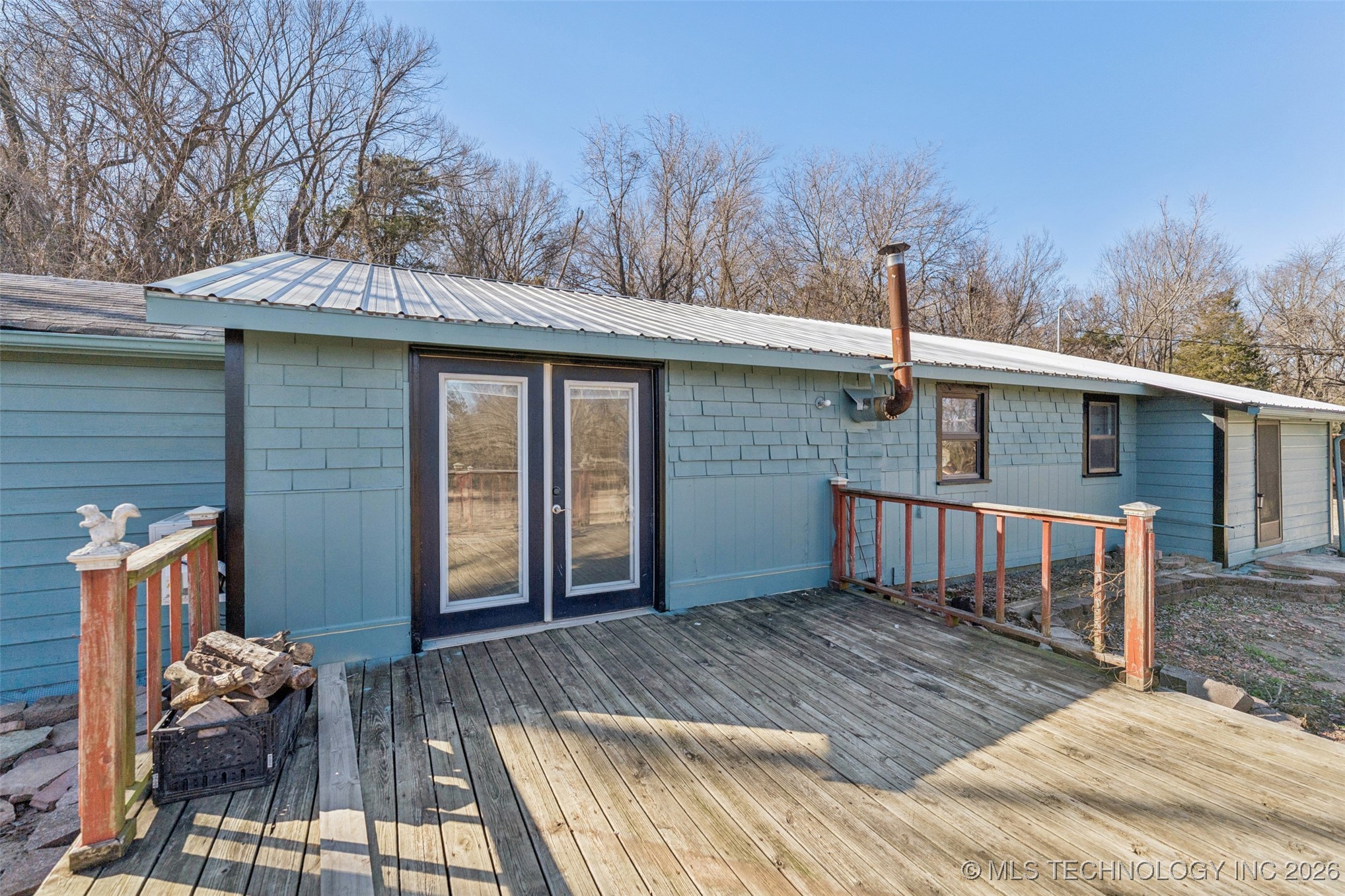 438139 E 360 Property Photo 2