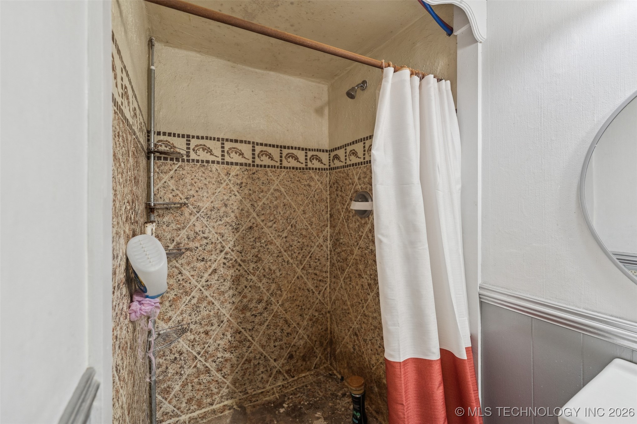 438139 E 360 Property Photo 9