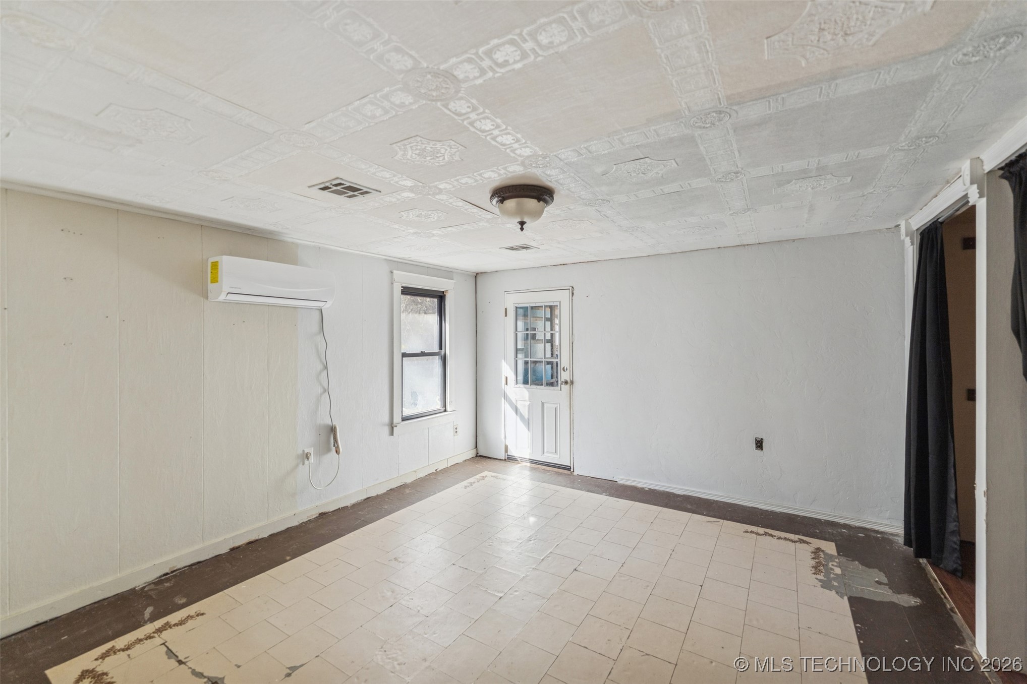 438139 E 360 Property Photo 19