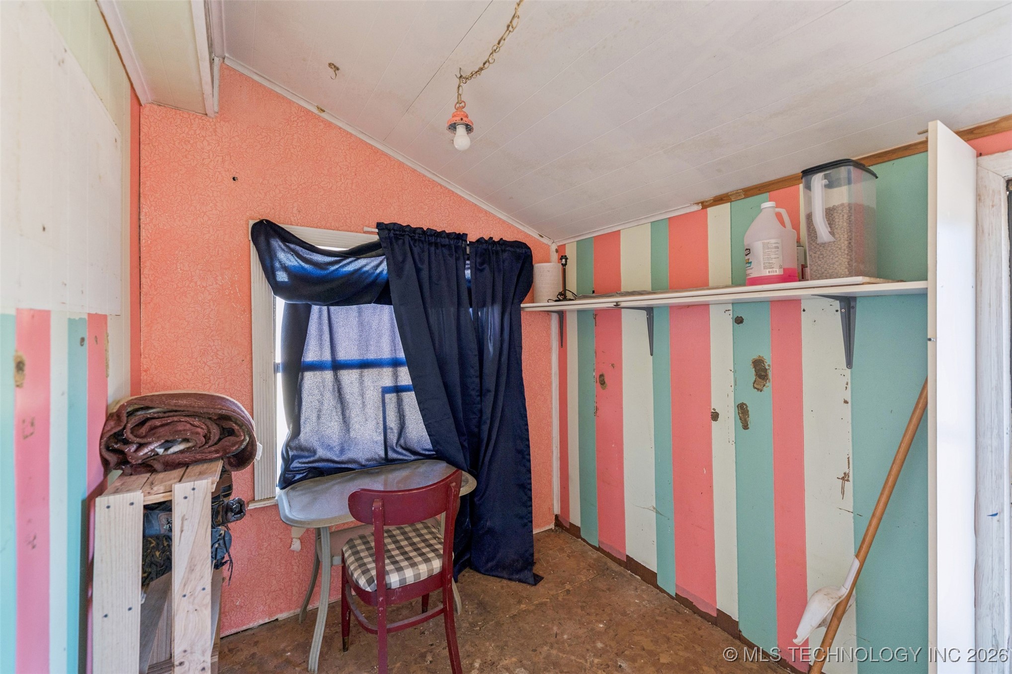 438139 E 360 Property Photo 20