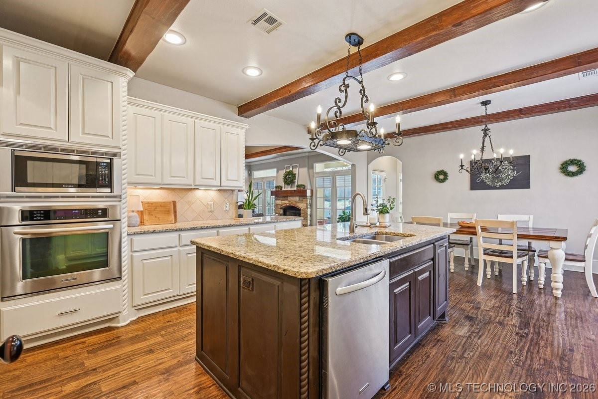 10612 S 91st East Avenue Property Photo 21