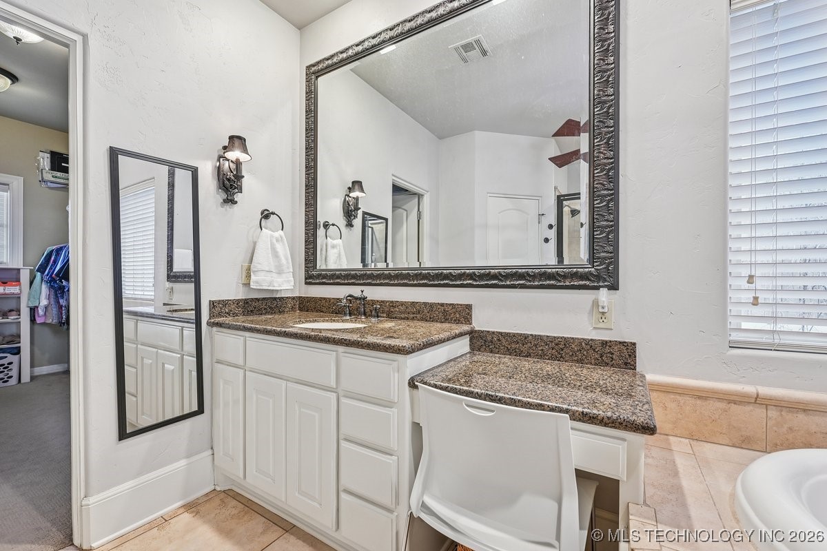 10612 S 91st East Avenue Property Photo 34