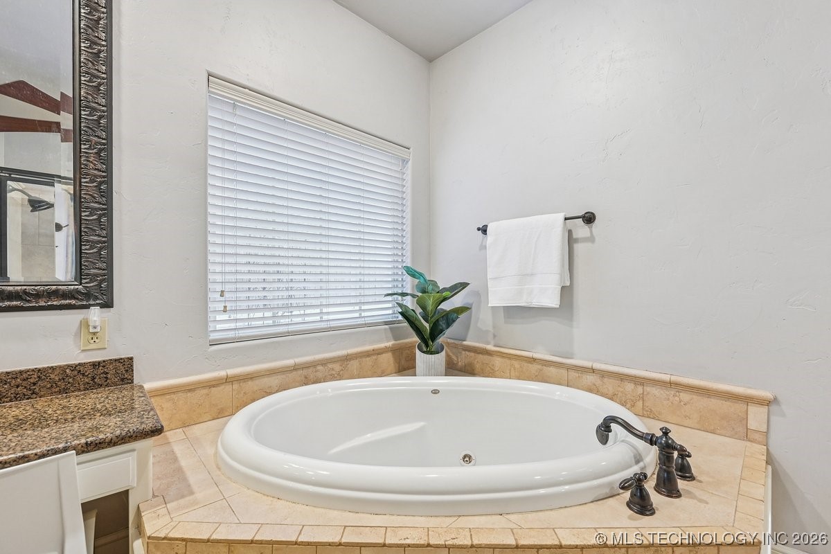 10612 S 91st East Avenue Property Photo 35