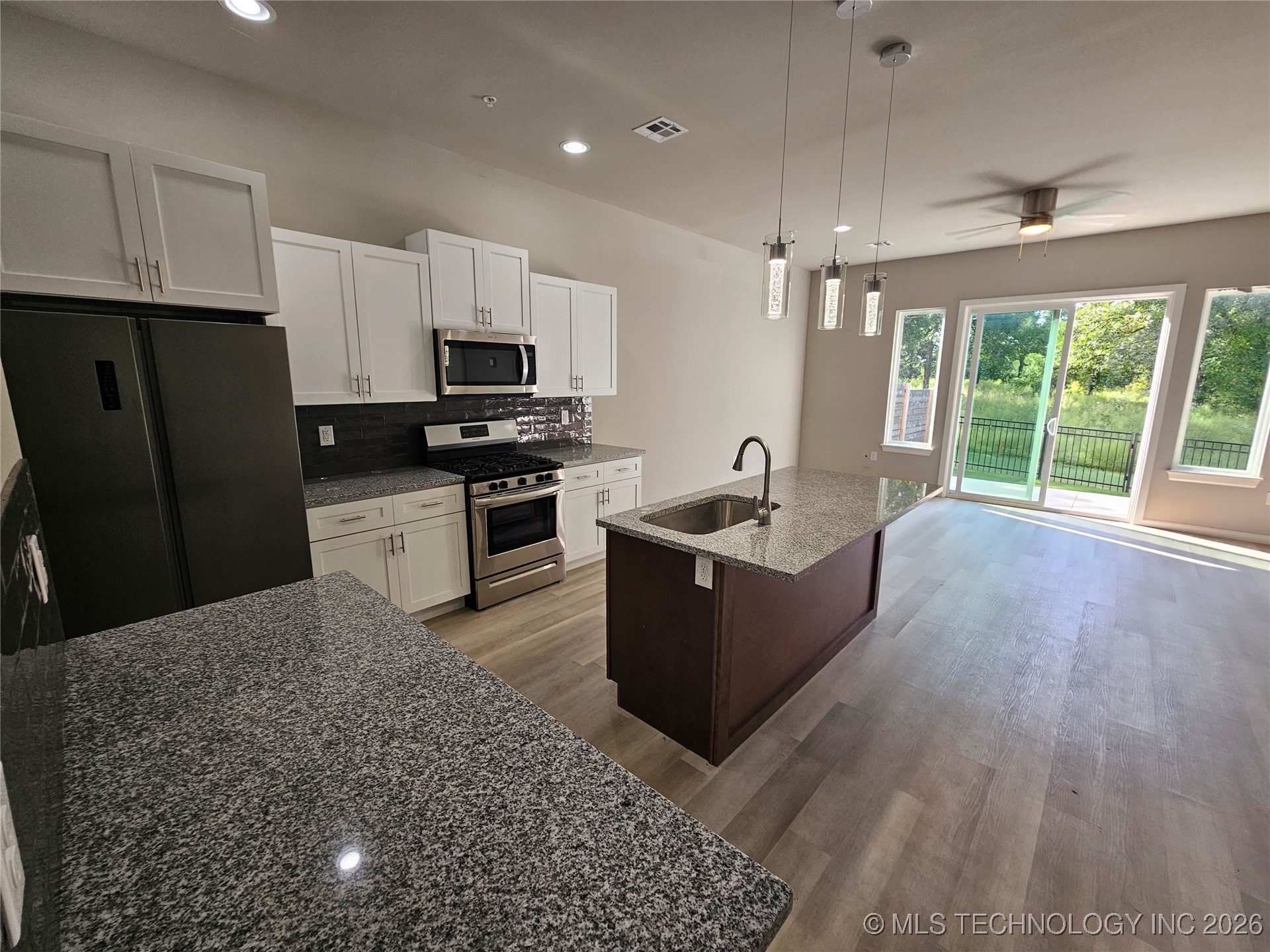 3416 Redbud Lane Property Photo 5