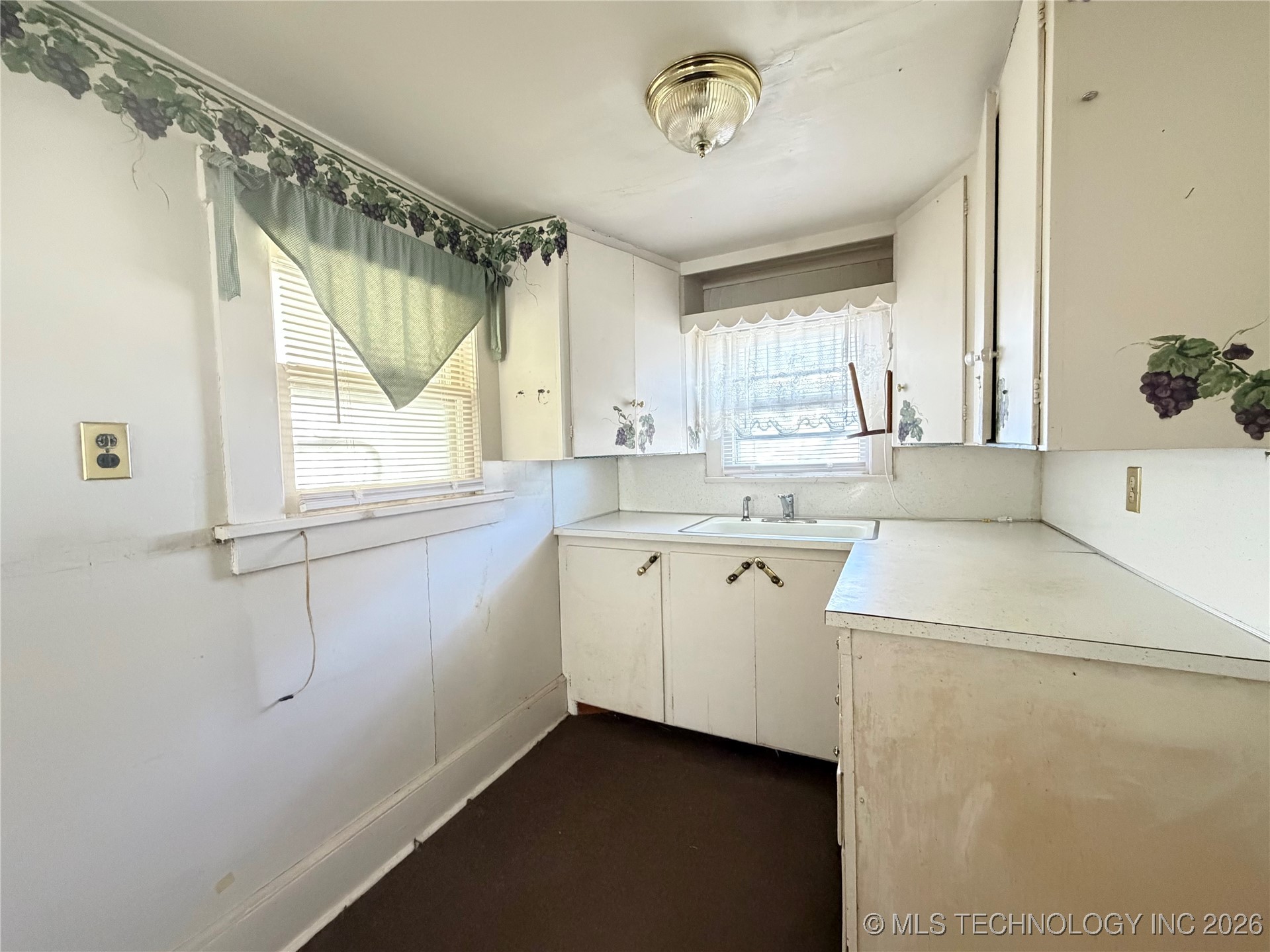 409 S Bristow Avenue Property Photo 4