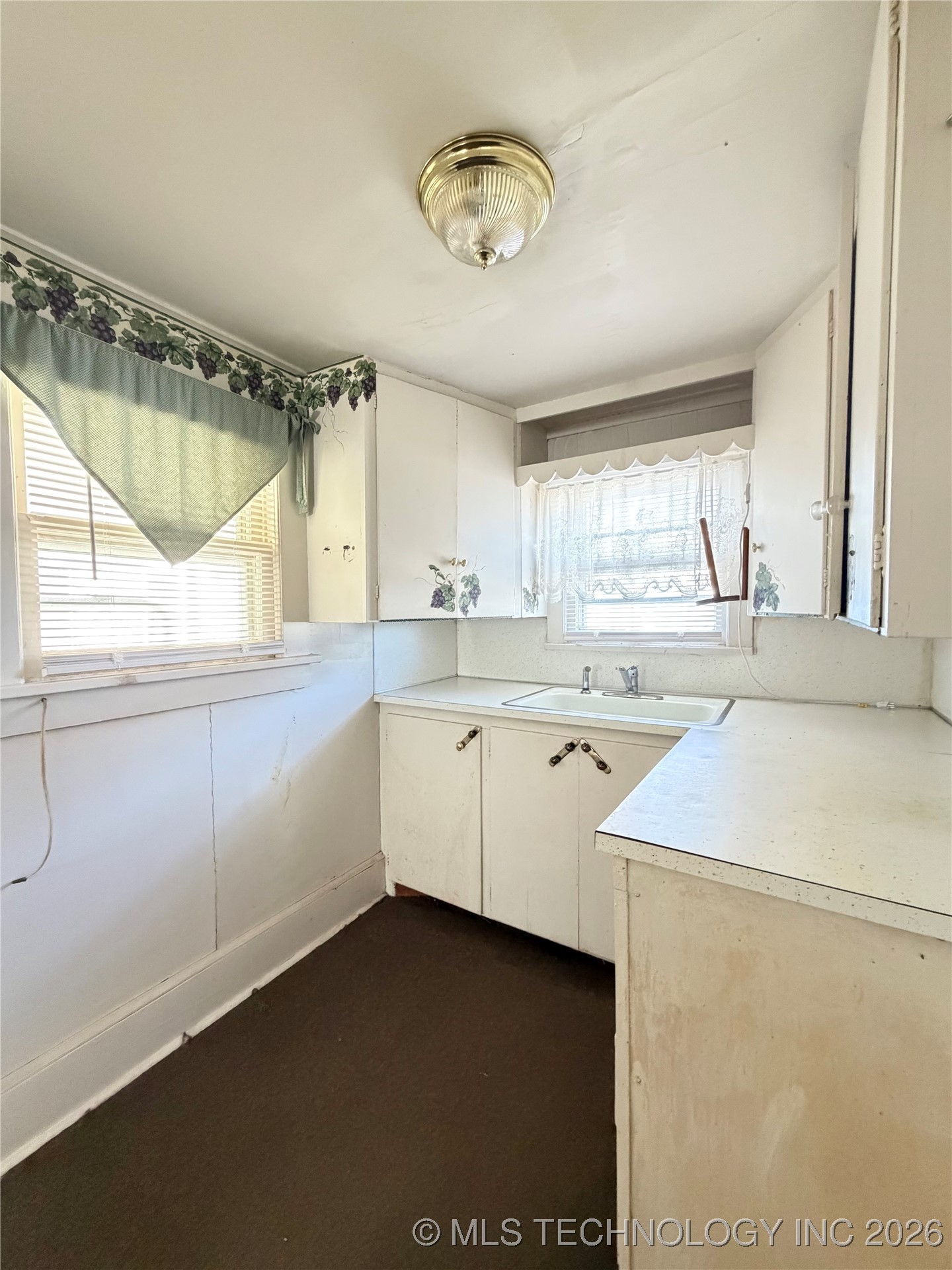 409 S Bristow Avenue Property Photo 9