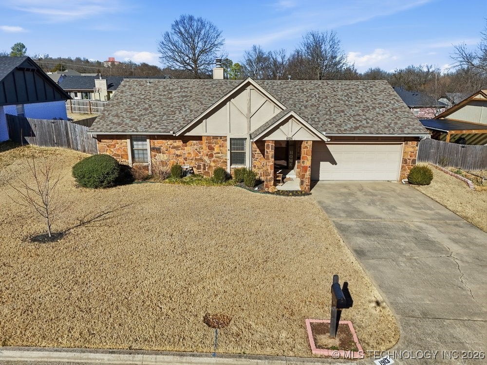 1913 Glendale Road Property Photo 2