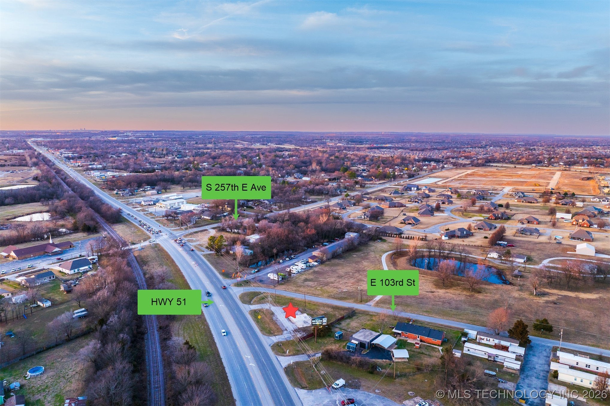 25901 E 51 Highway Property Photo 5