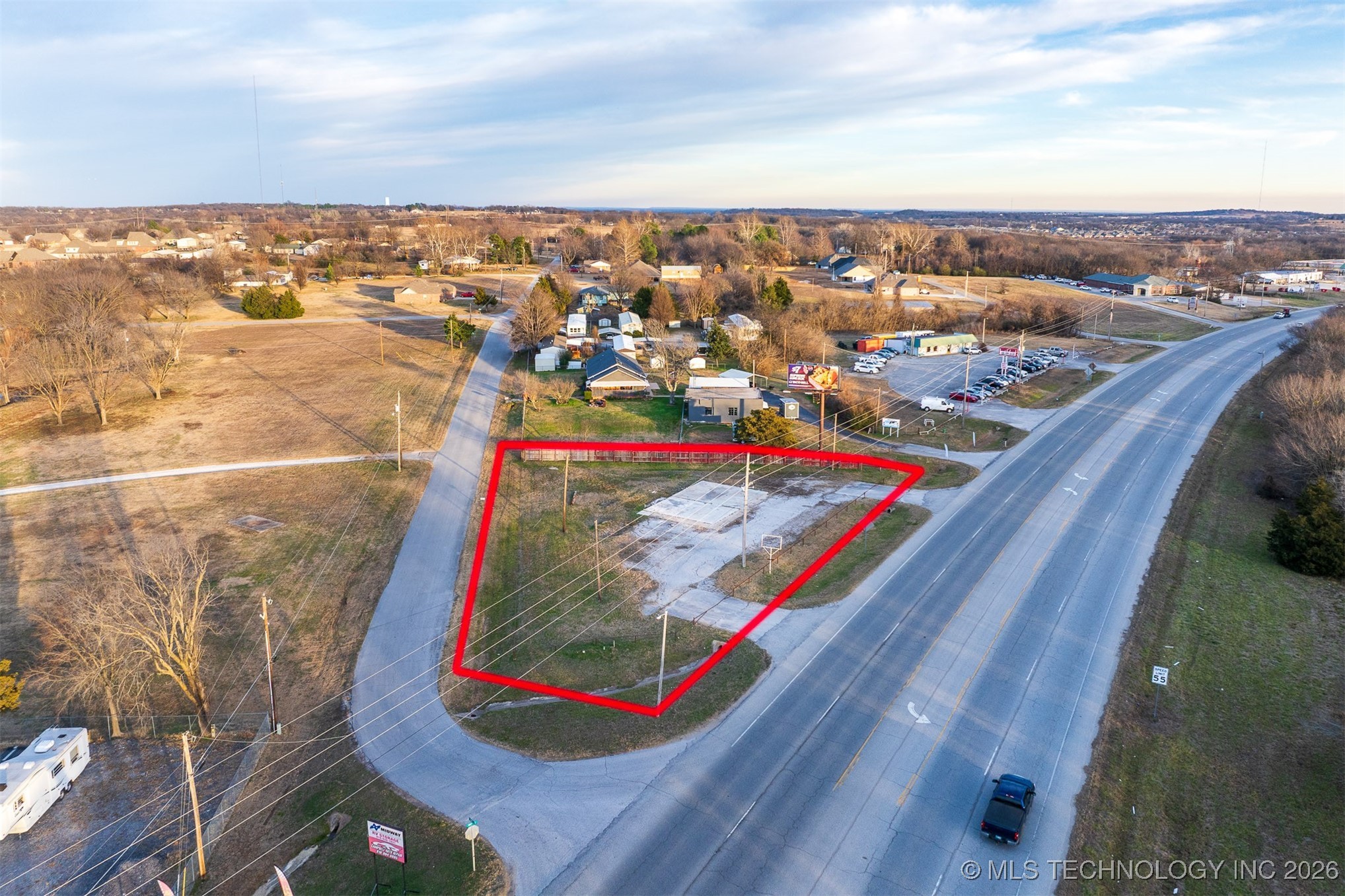 25901 E 51 Highway Property Photo 8