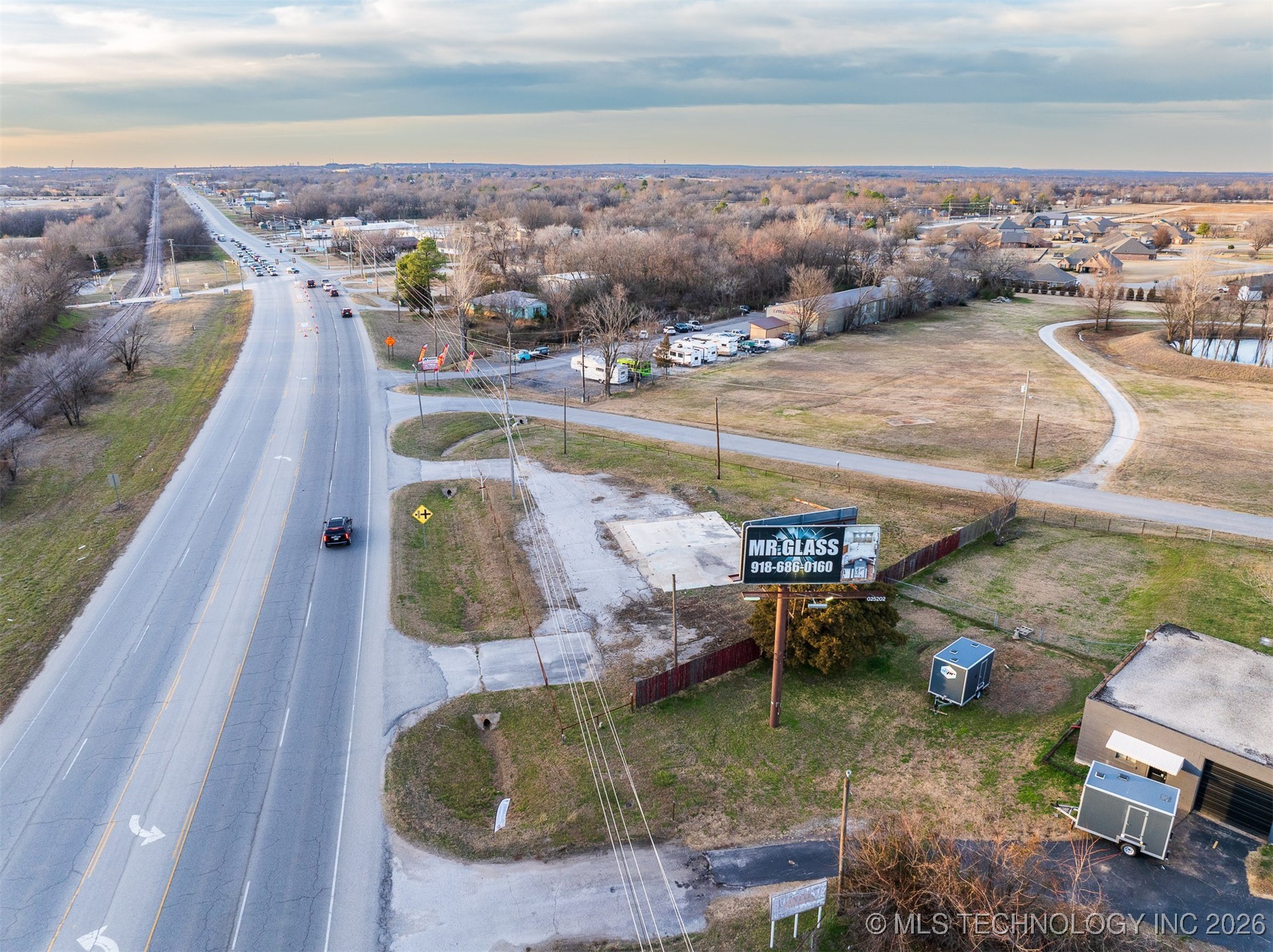 25901 E 51 Highway Property Photo 18