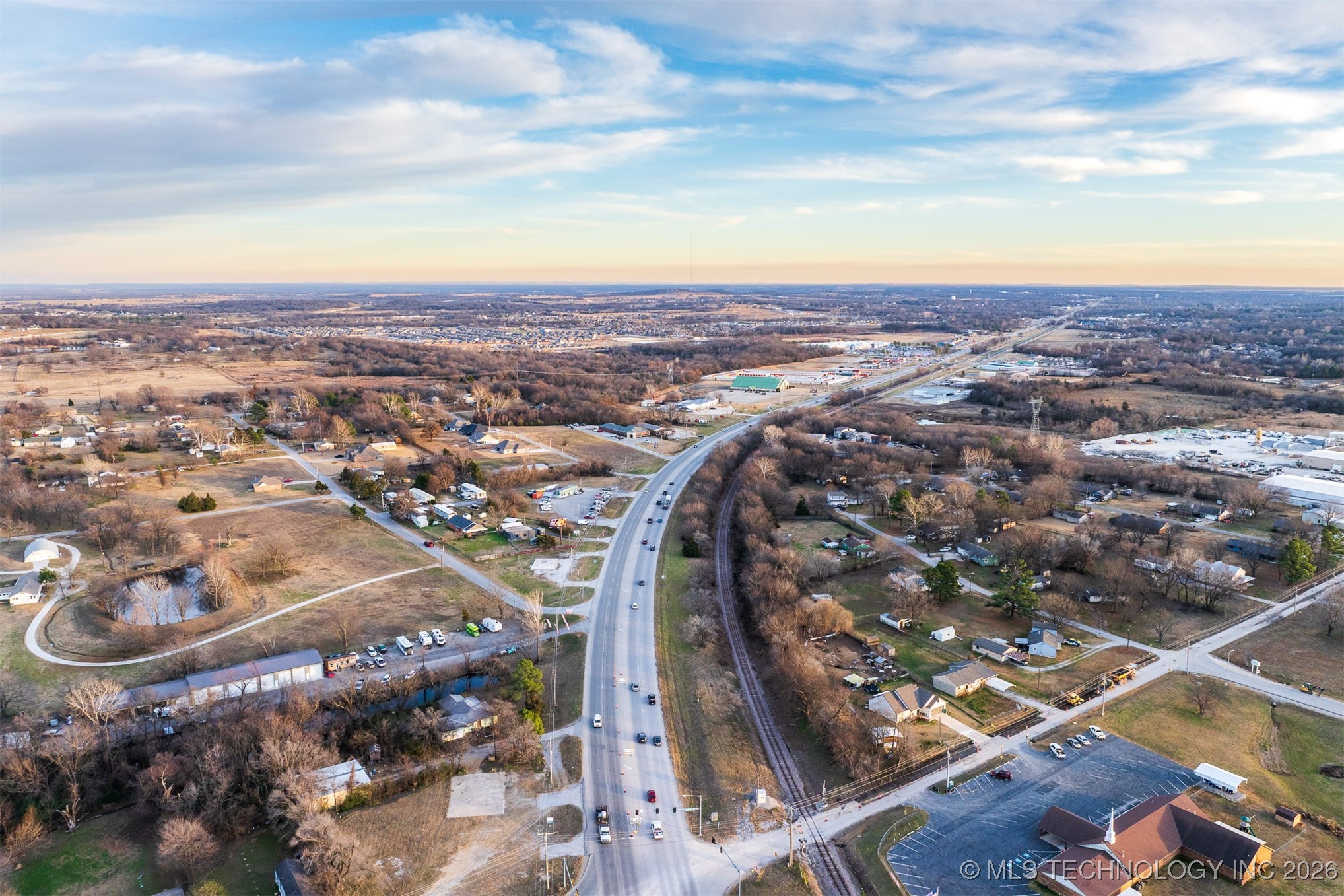 25901 E 51 Highway Property Photo 19