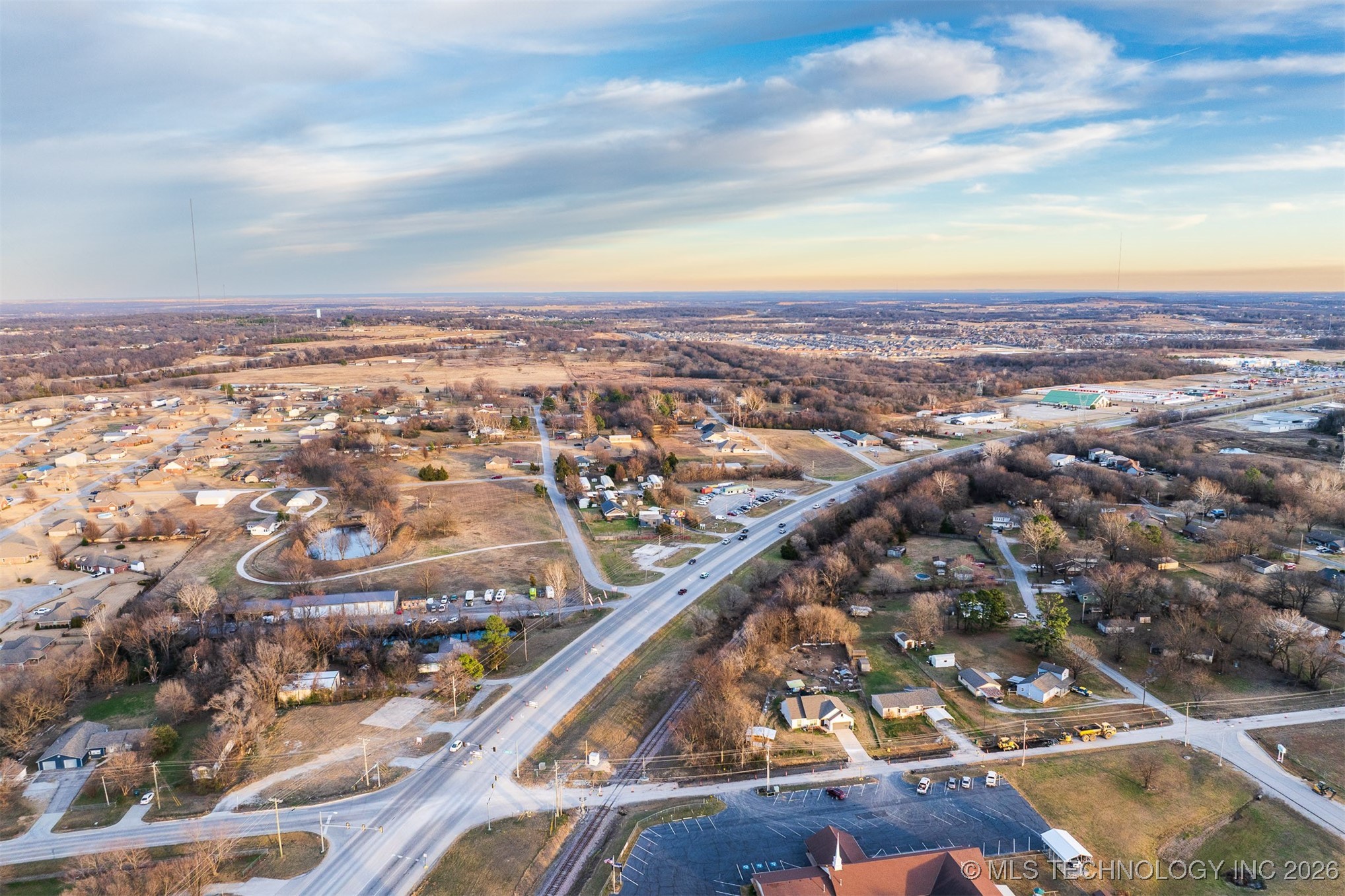 25901 E 51 Highway Property Photo 20