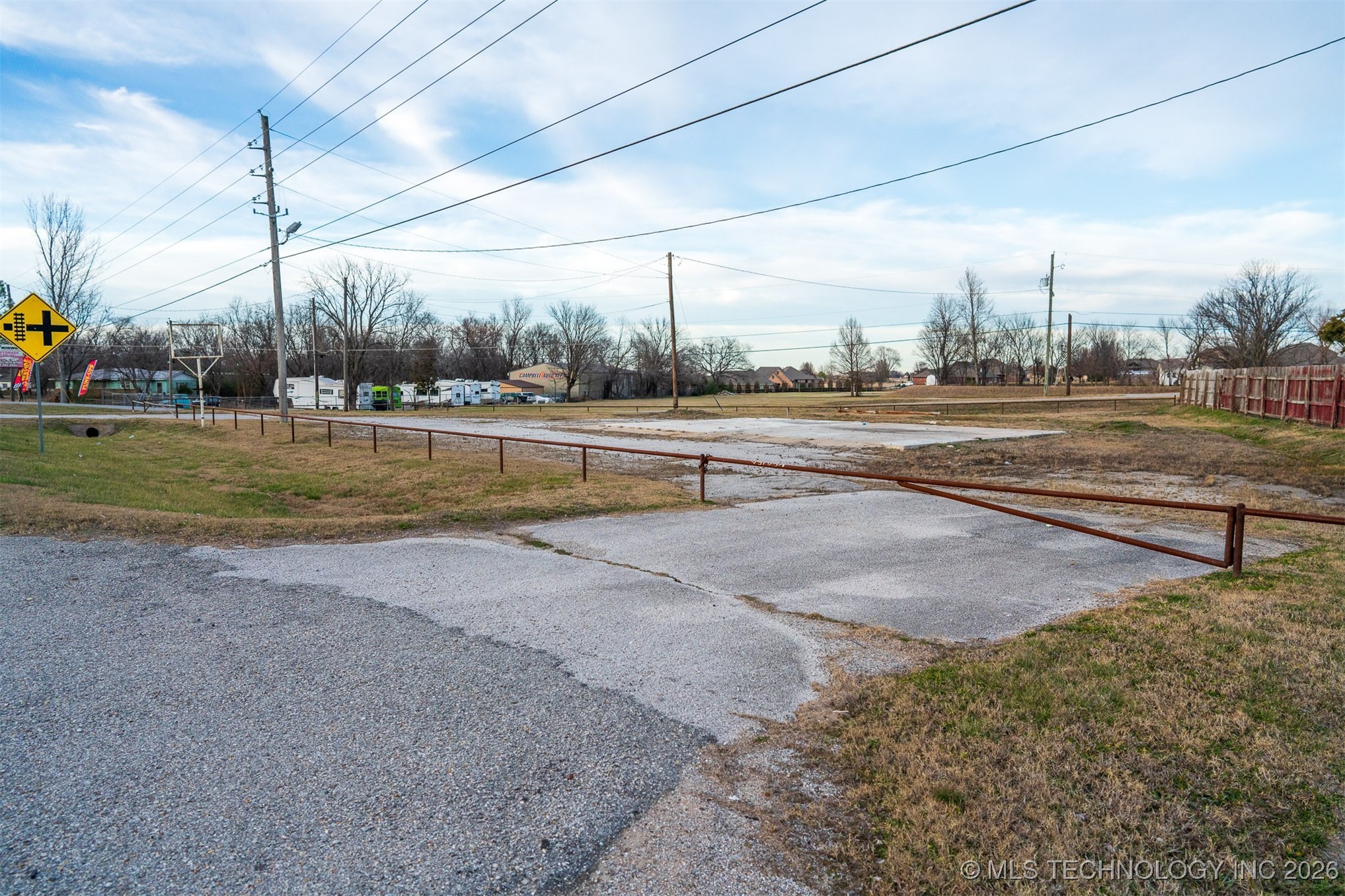 25901 E 51 Highway Property Photo 36