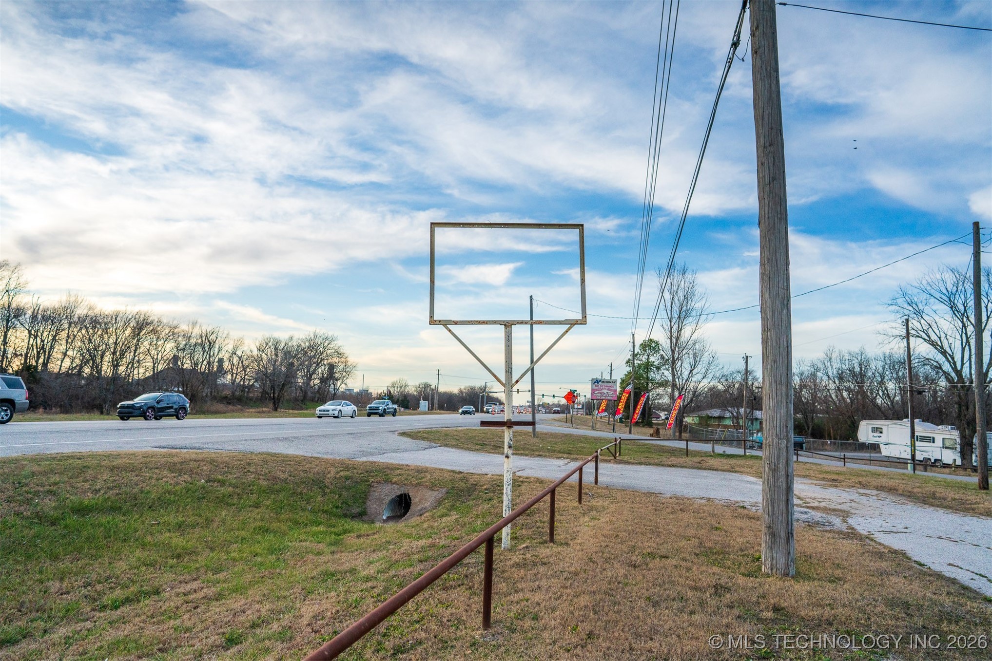 25901 E 51 Highway Property Photo 38