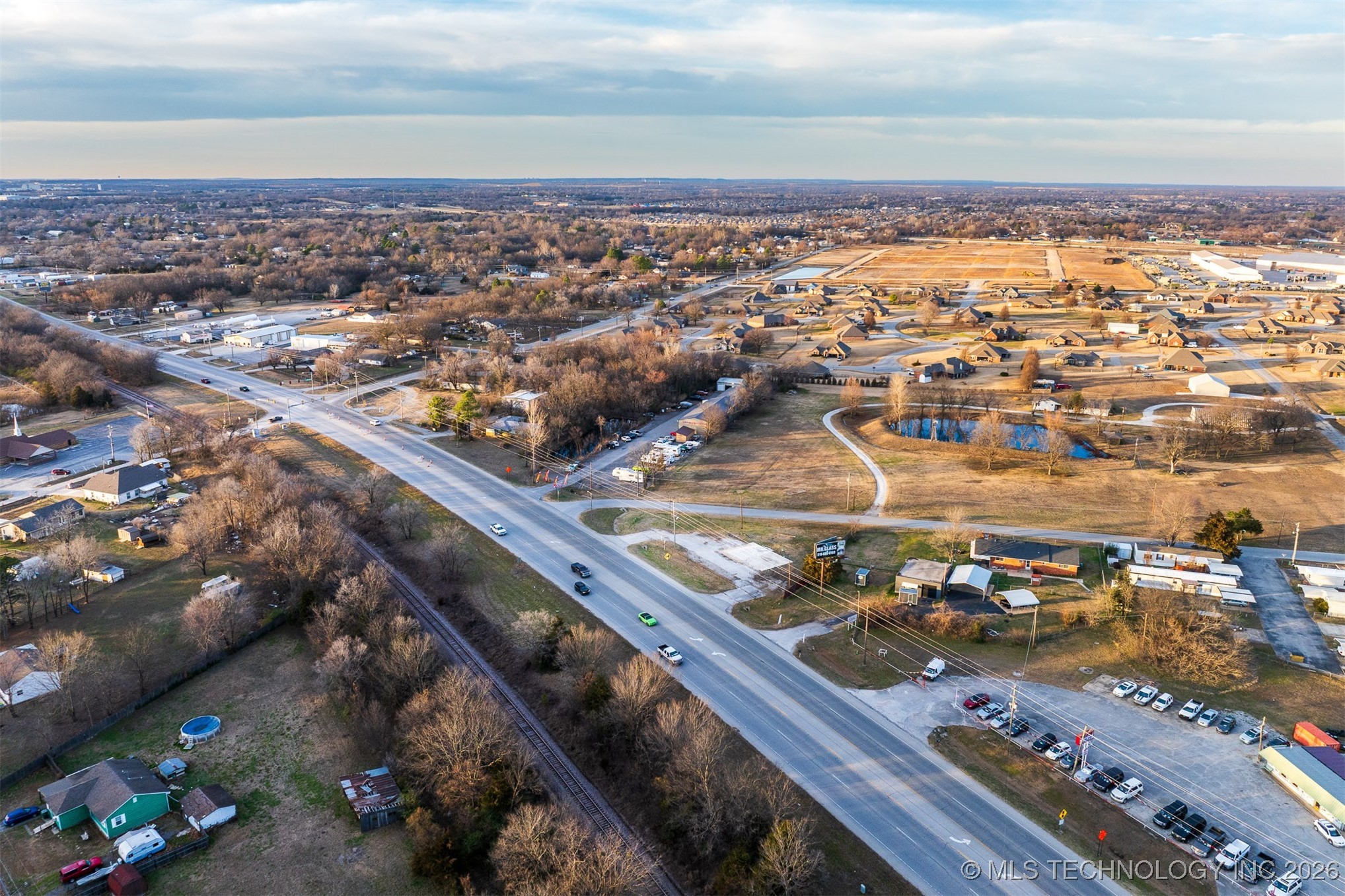 25901 E 51 Highway Property Photo 52