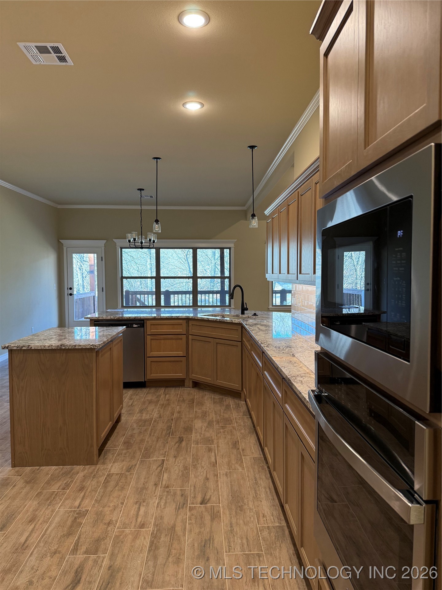 15971 Munson Court Property Photo 5