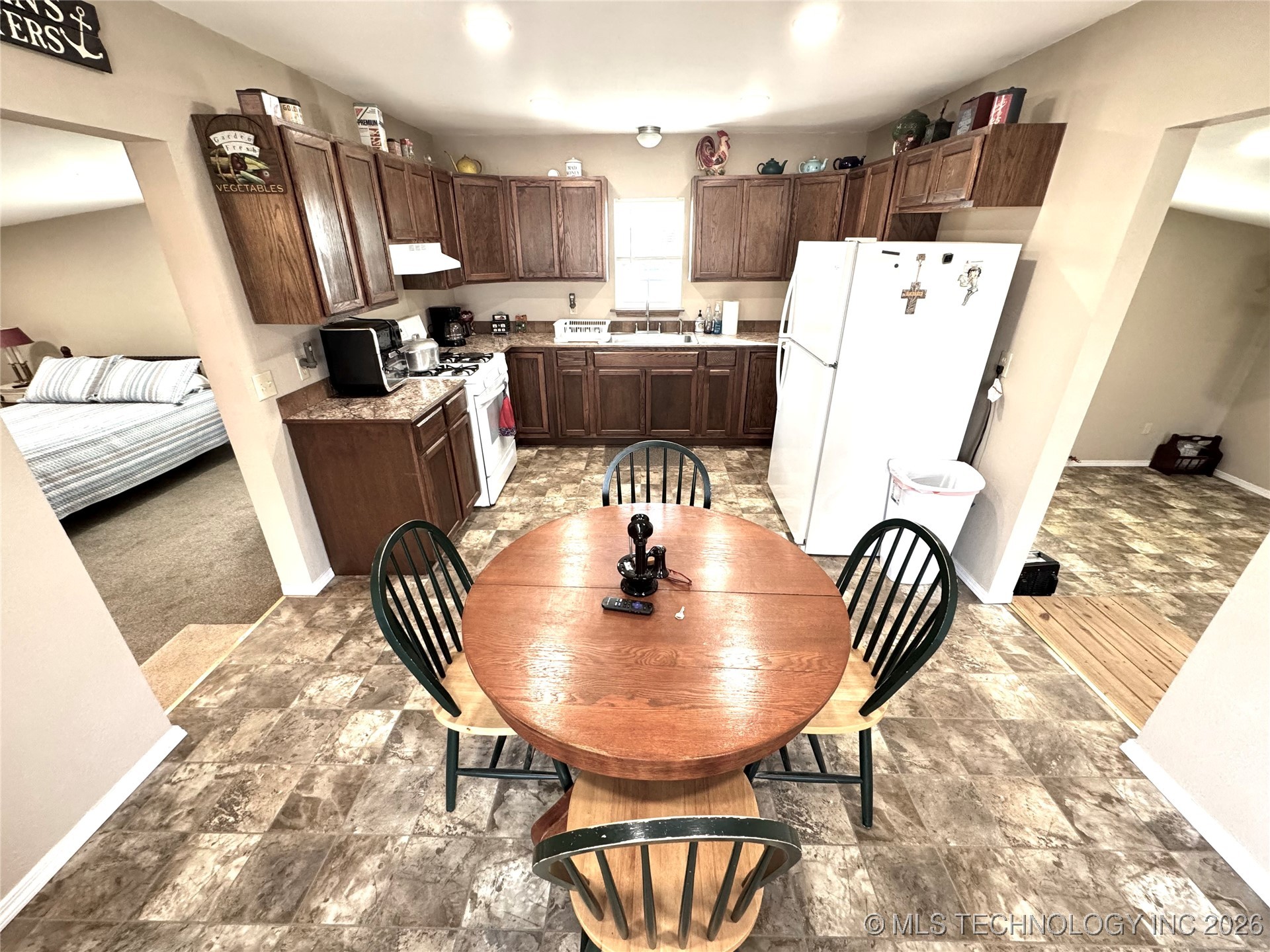 419121 E 1145 Road Property Photo 7