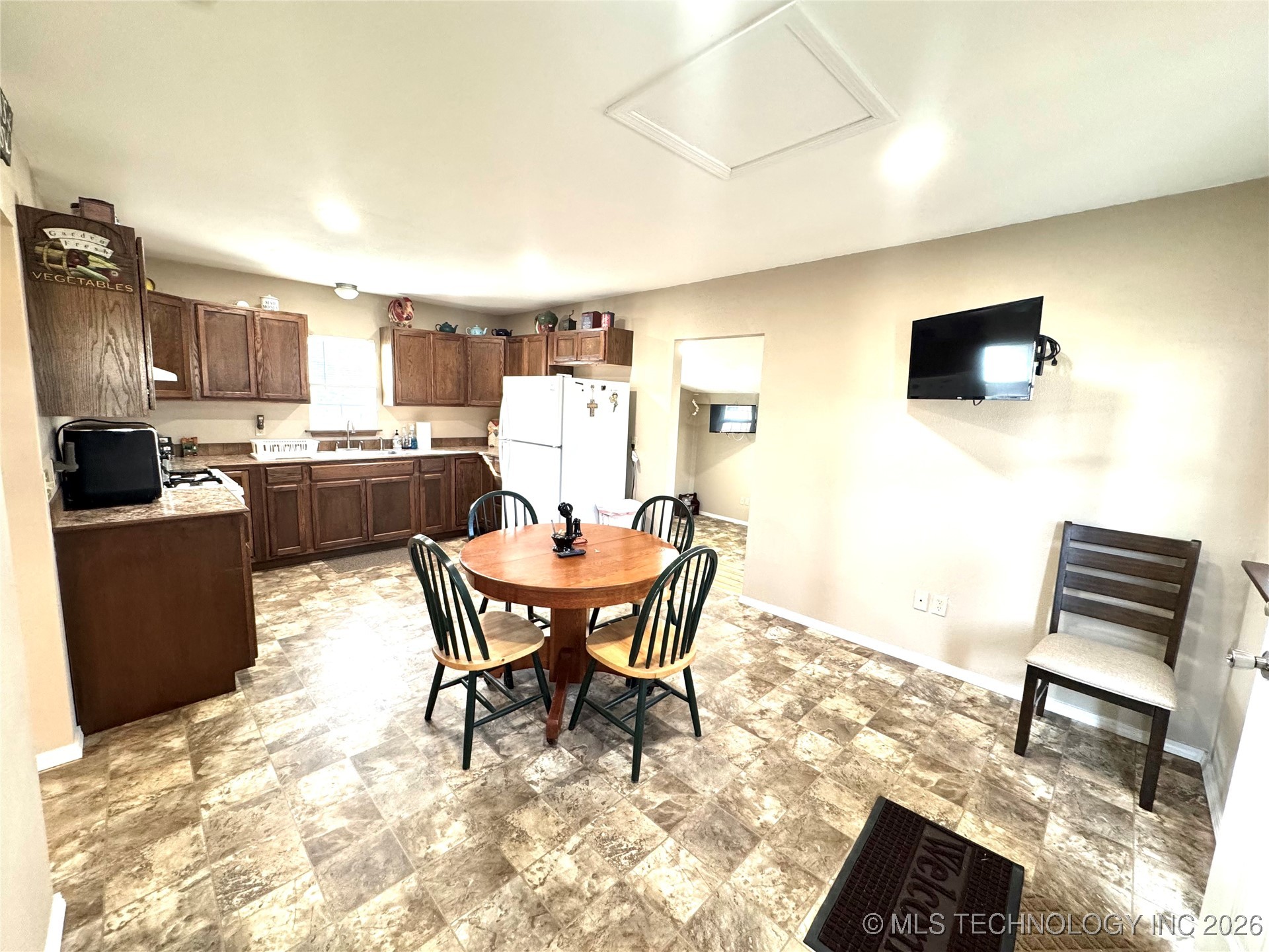 419121 E 1145 Road Property Photo 9