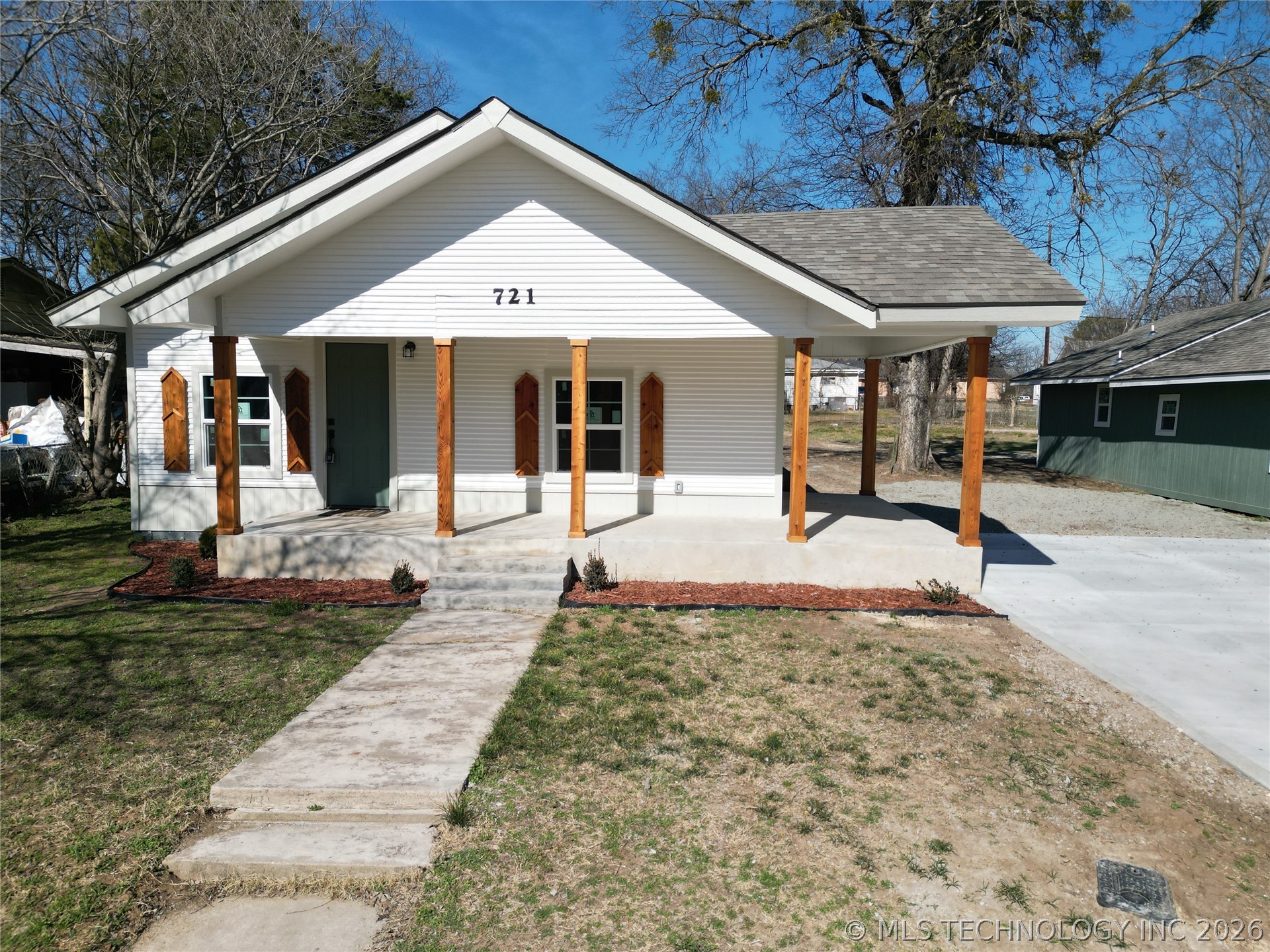 721 Roff Street Ne Property Photo 1