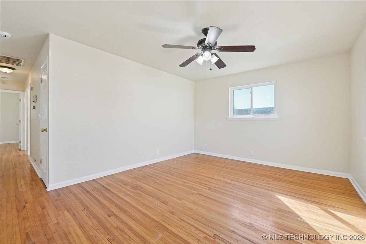 1017 N Cedar Avenue Property Photo 9