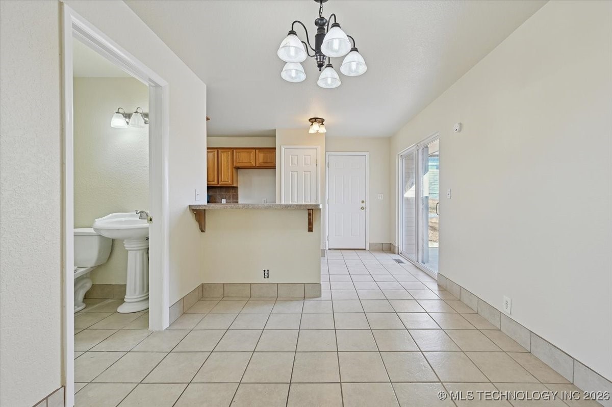 1017 N Cedar Avenue Property Photo 12