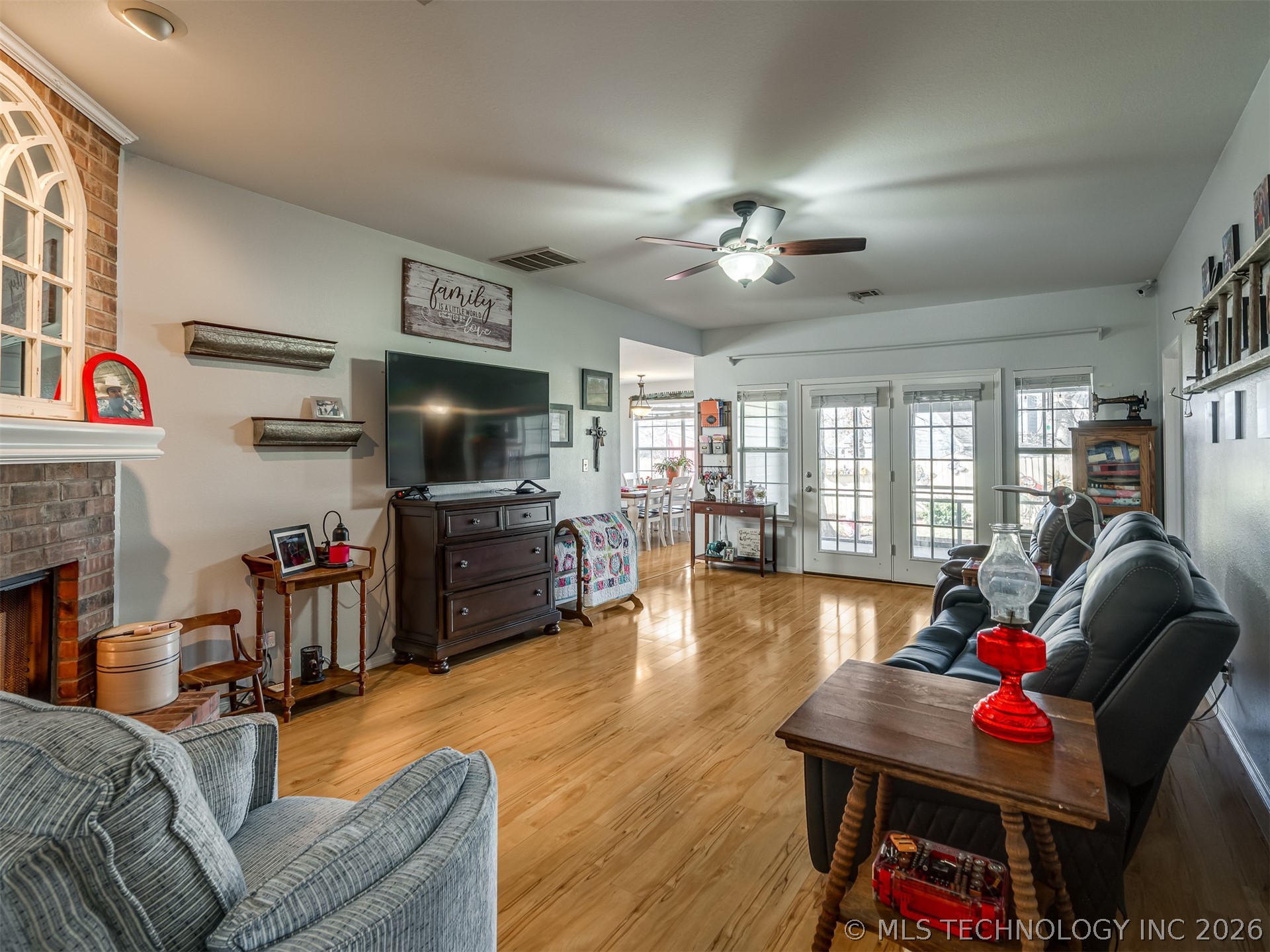 6108 S Waco Avenue Property Photo 4